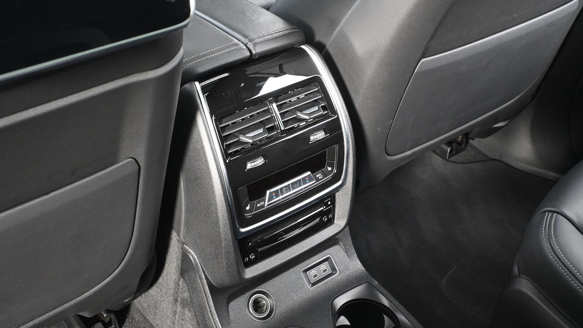 BMW Alpina XB7 view 44