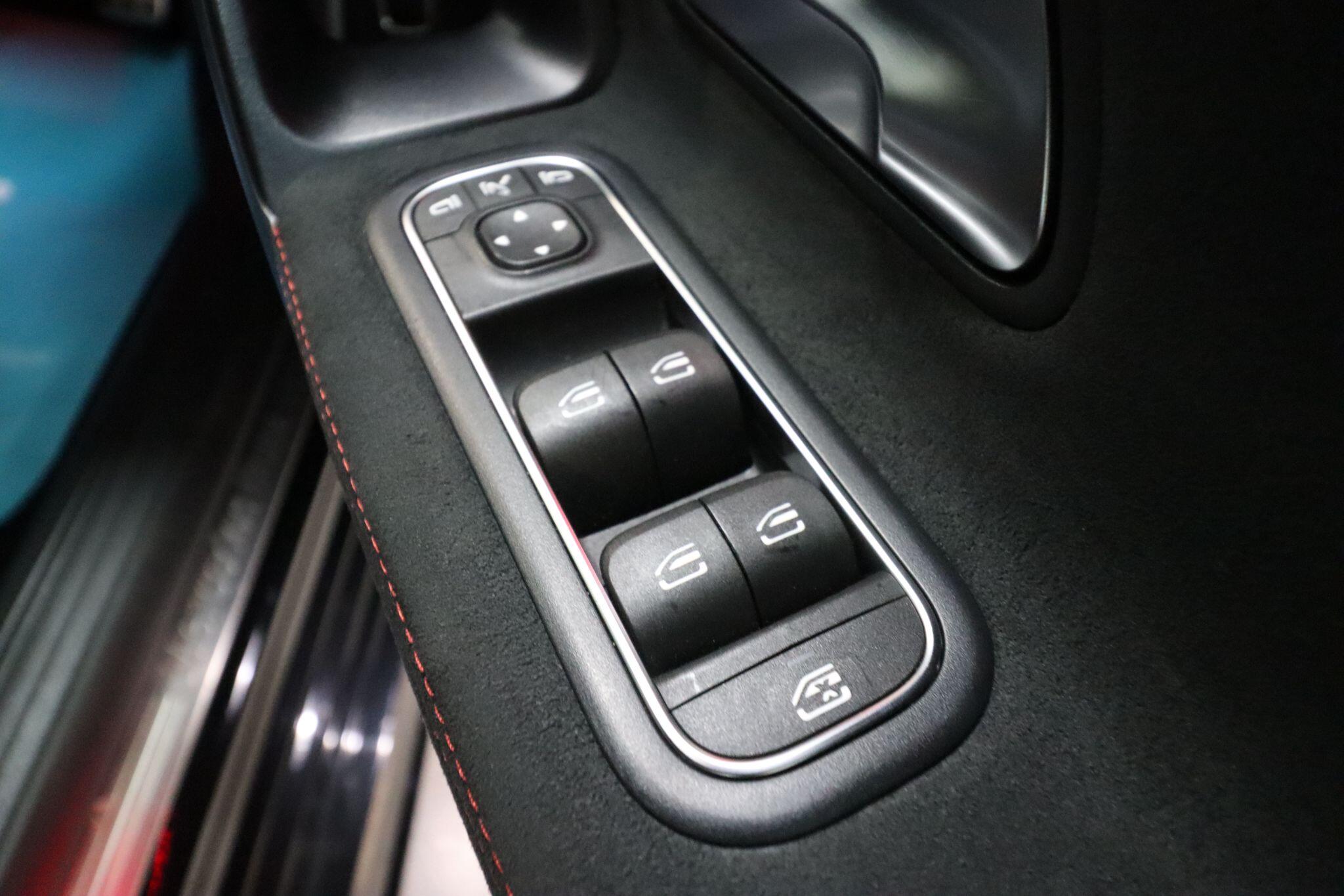 Mercedes-Benz Cla view 16