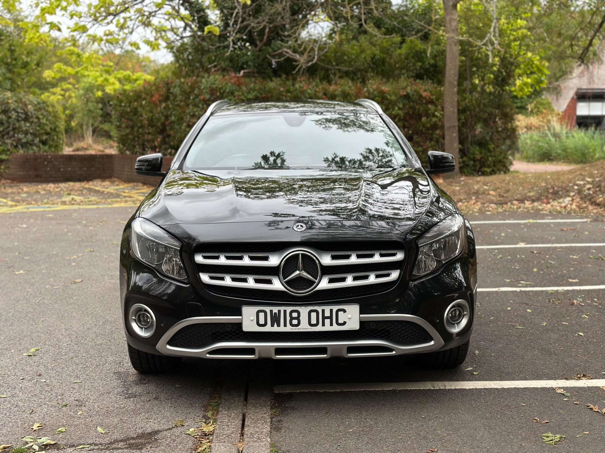 Mercedes-Benz GLA view 9