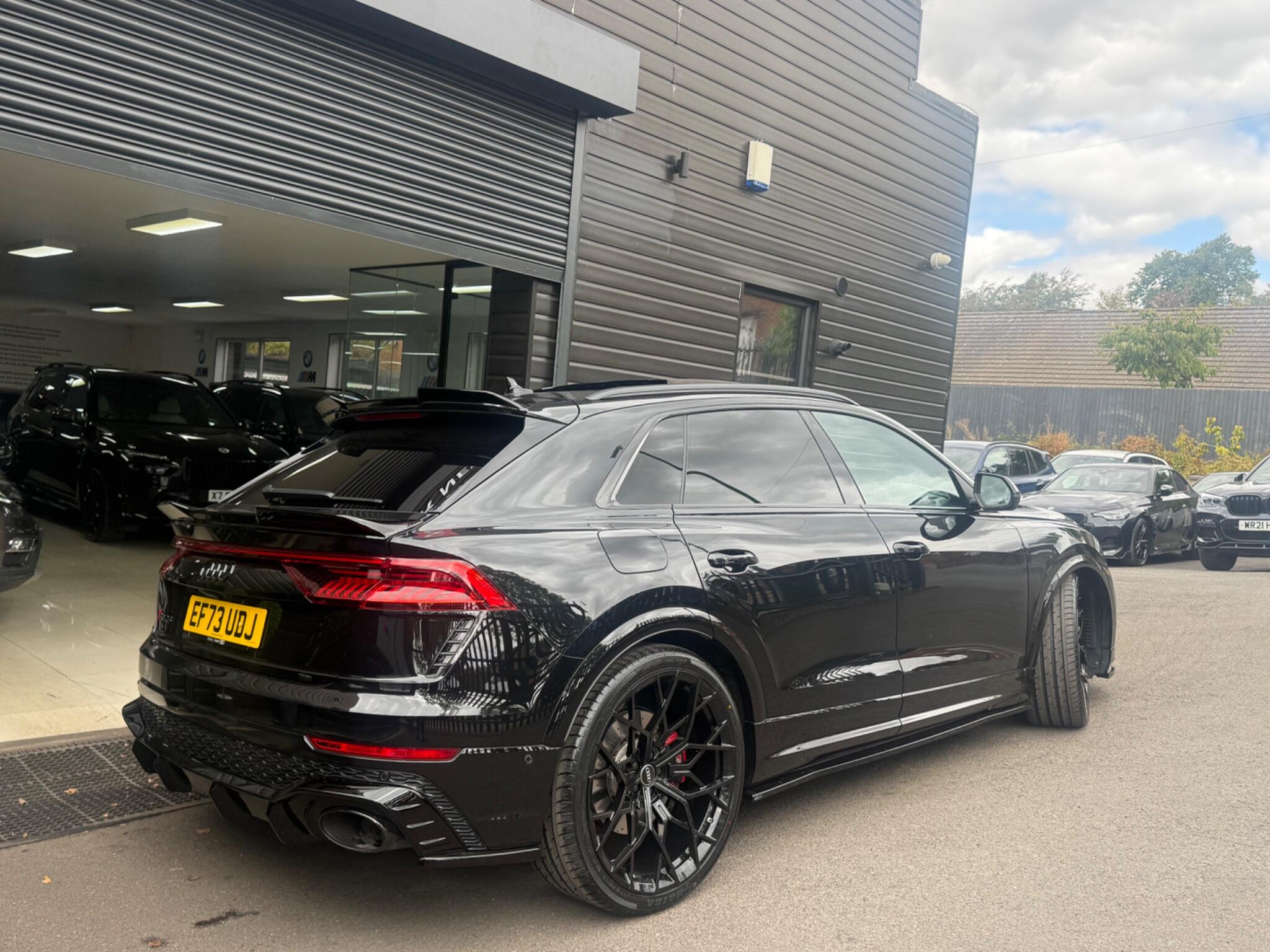 Audi RS Q8 view 7