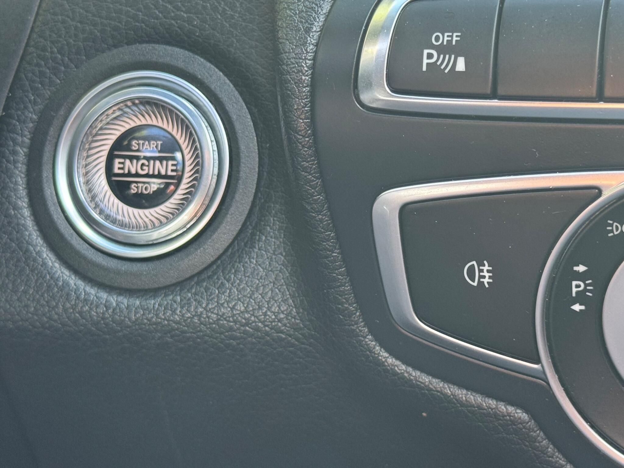 Mercedes-Benz C-Class view 33