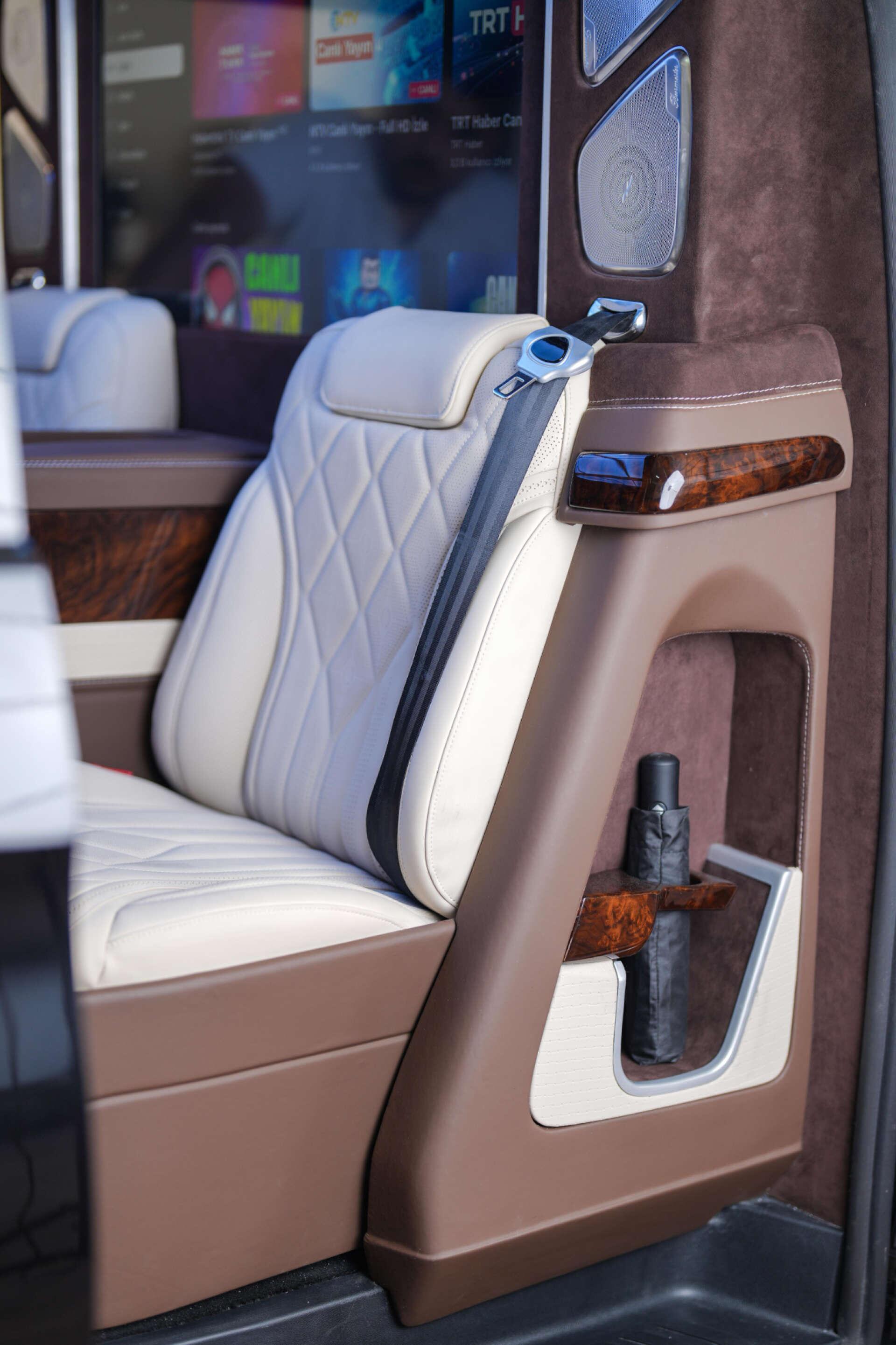 Mercedes-Benz V Class view 30