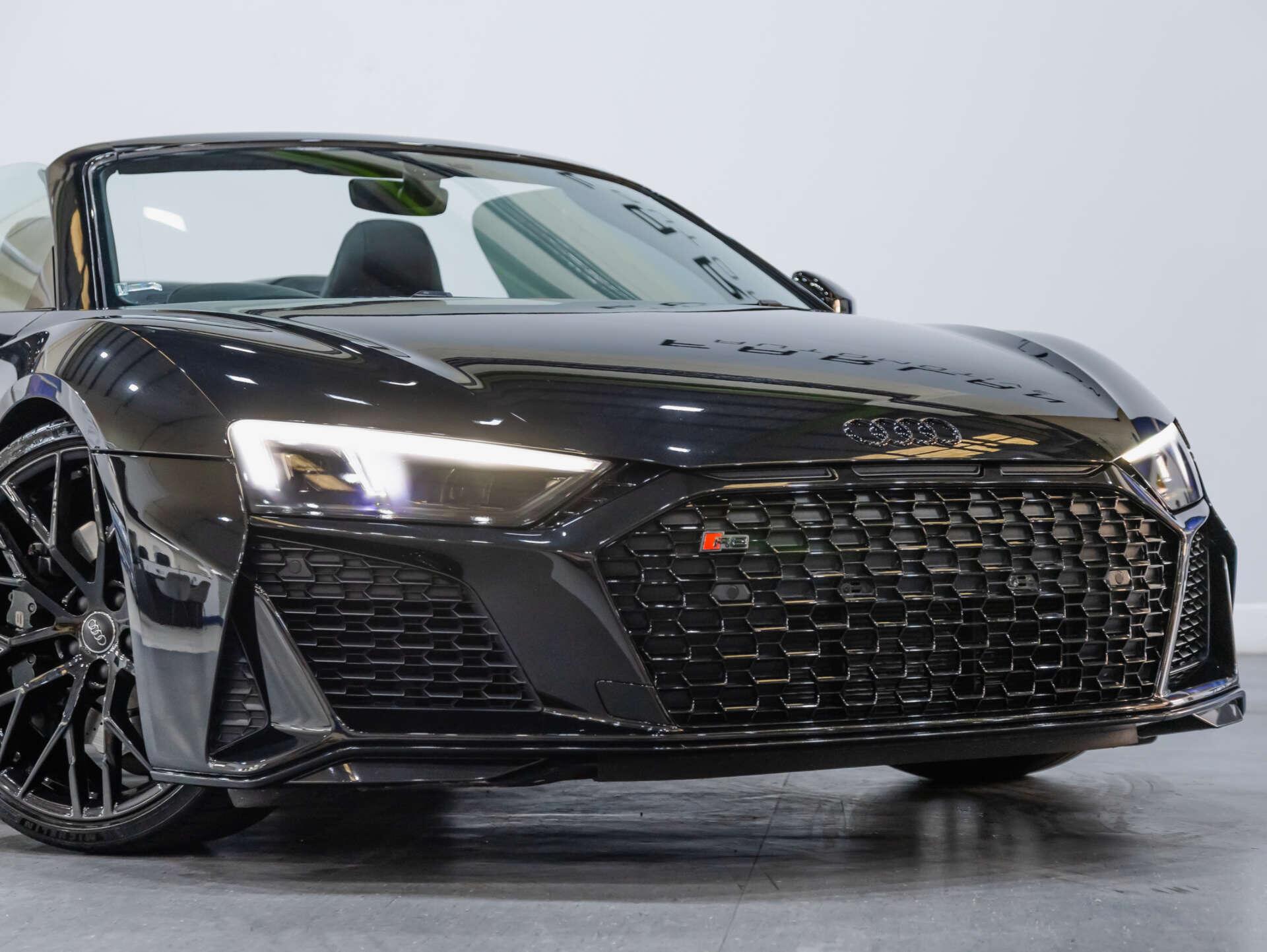 Audi R8 view 14