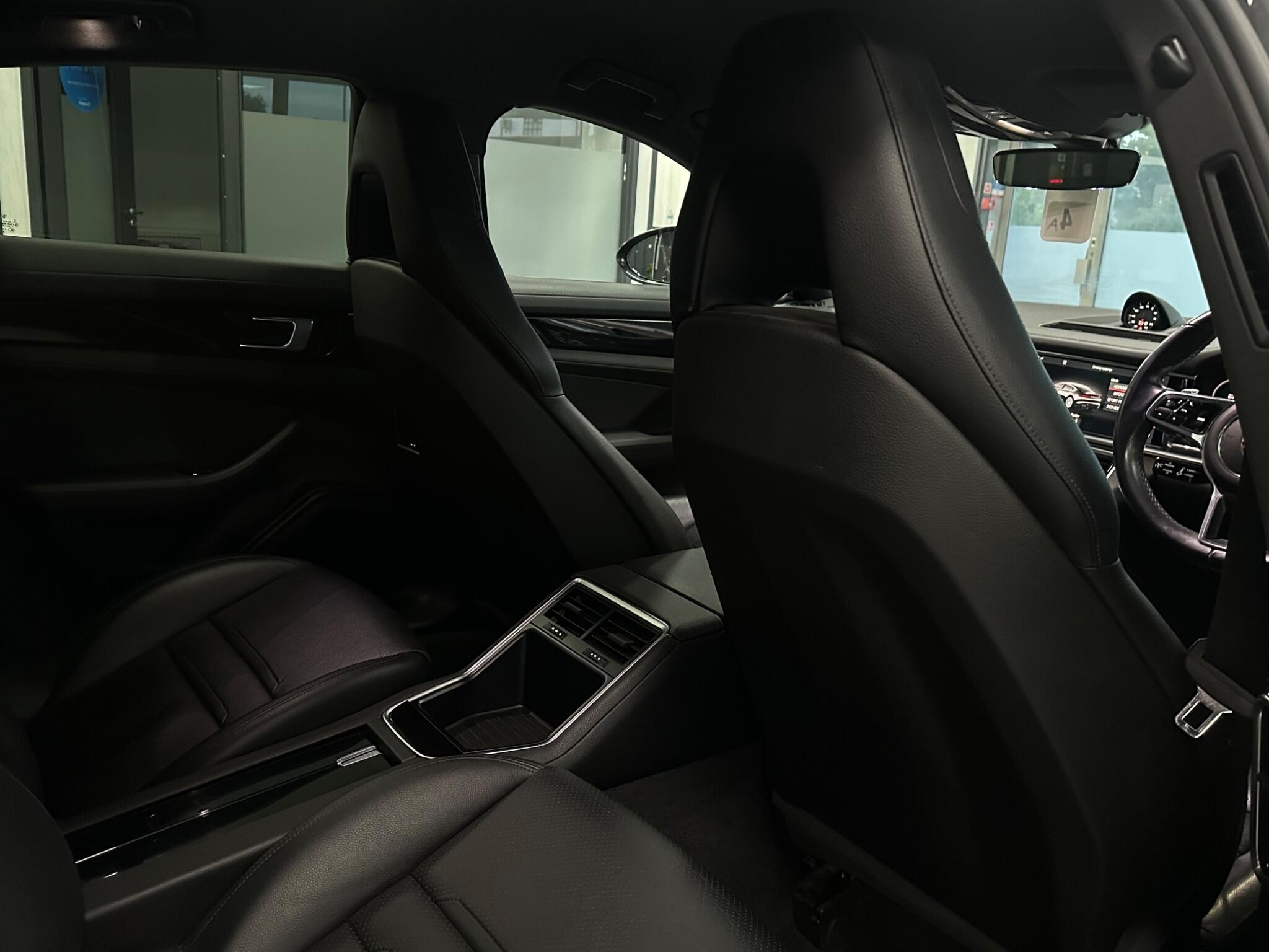 Porsche Panamera view 35