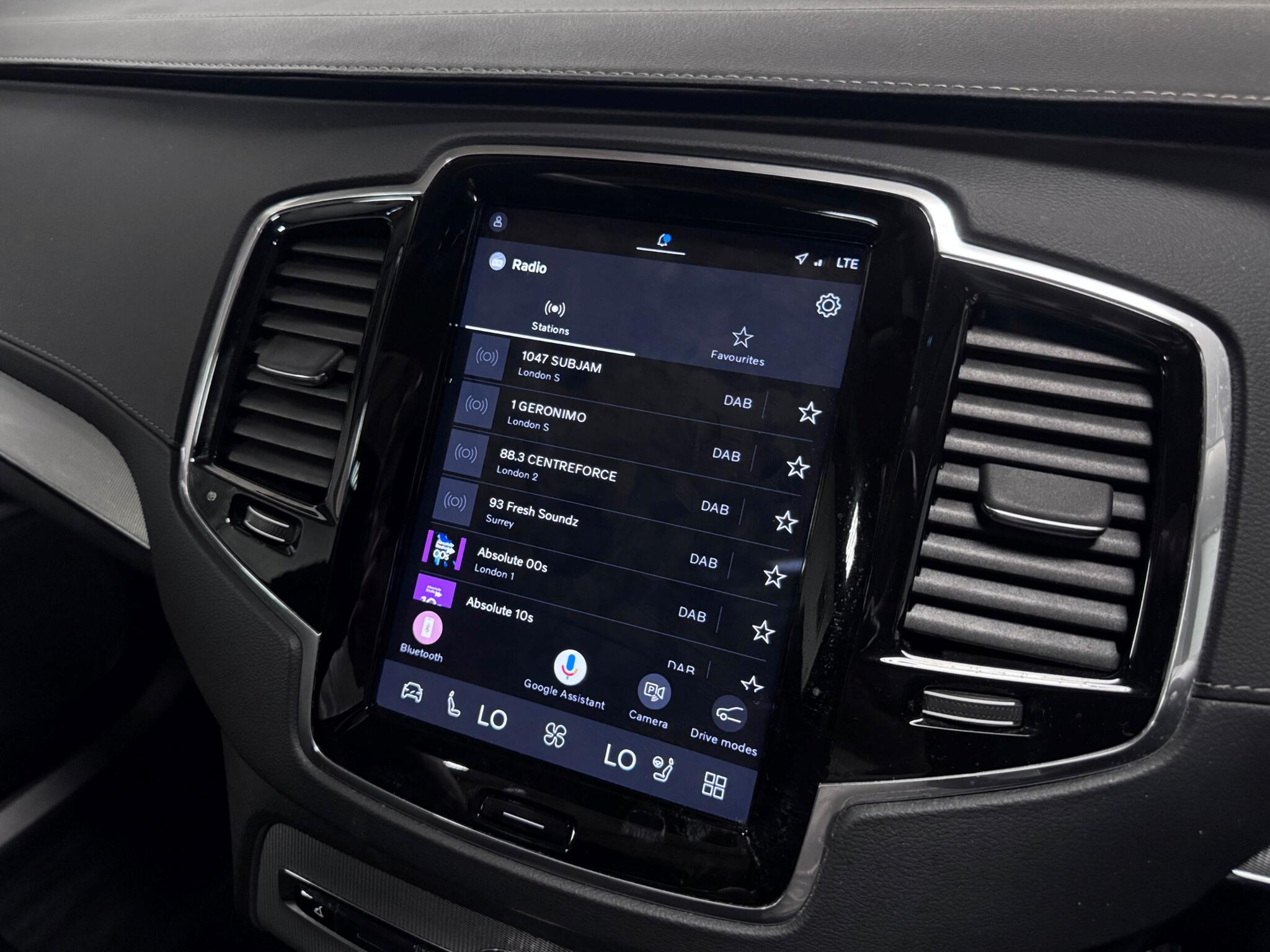 Volvo XC90 view 44