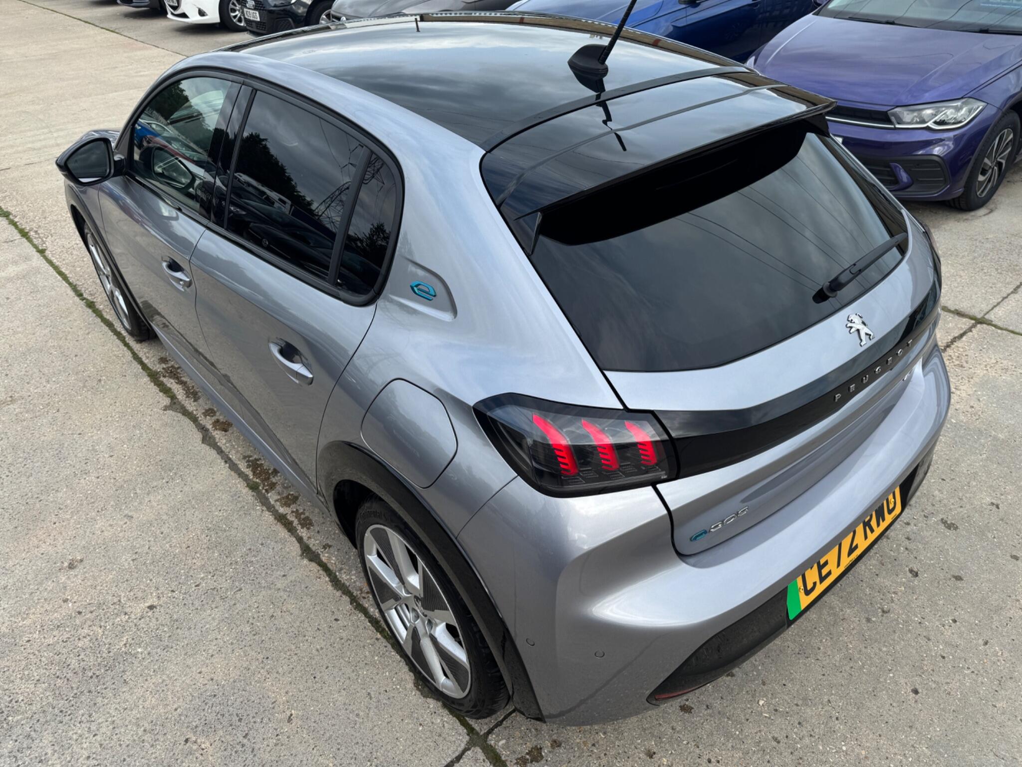 Peugeot E-208 view 13