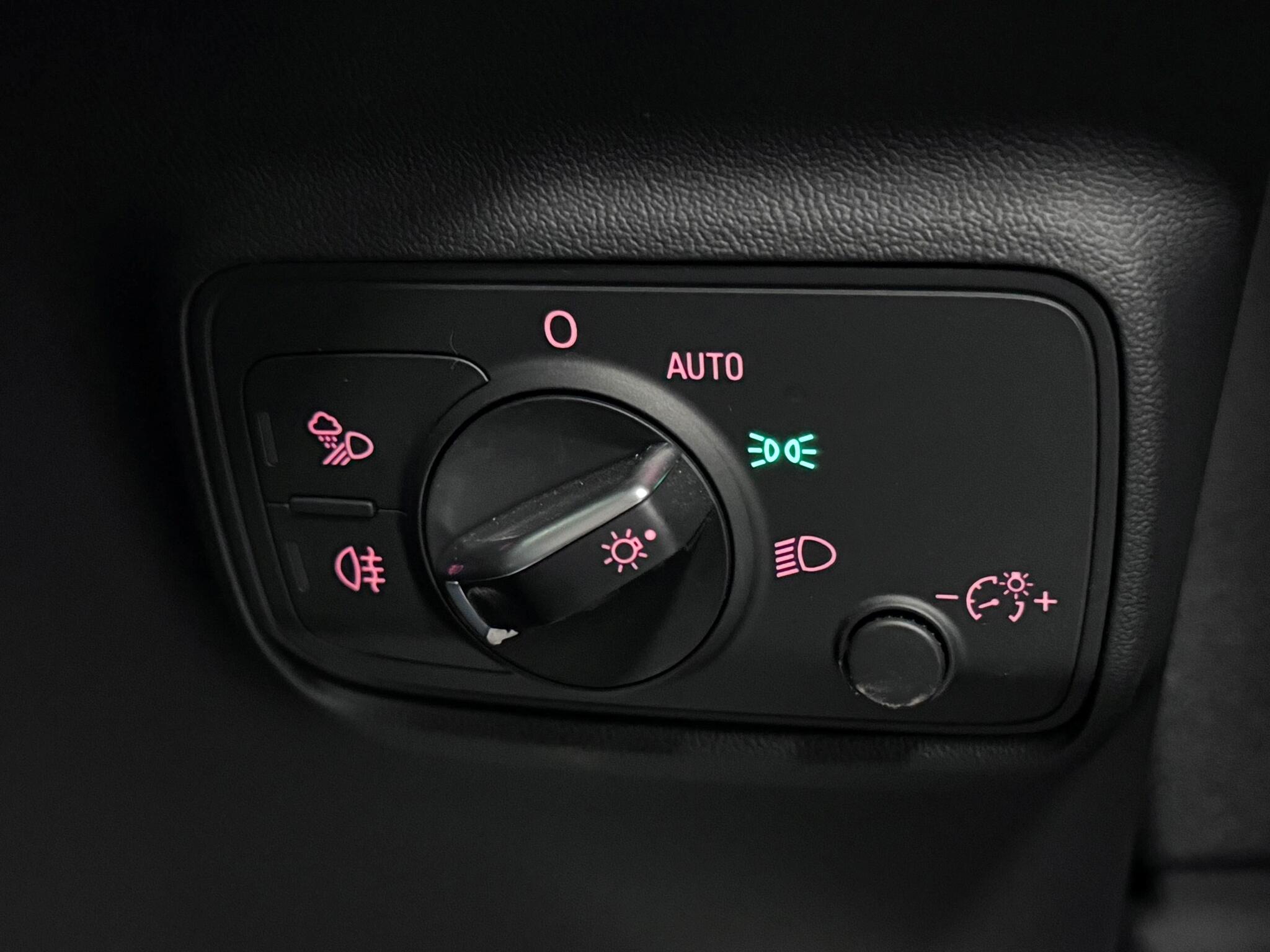 Audi TT view 14