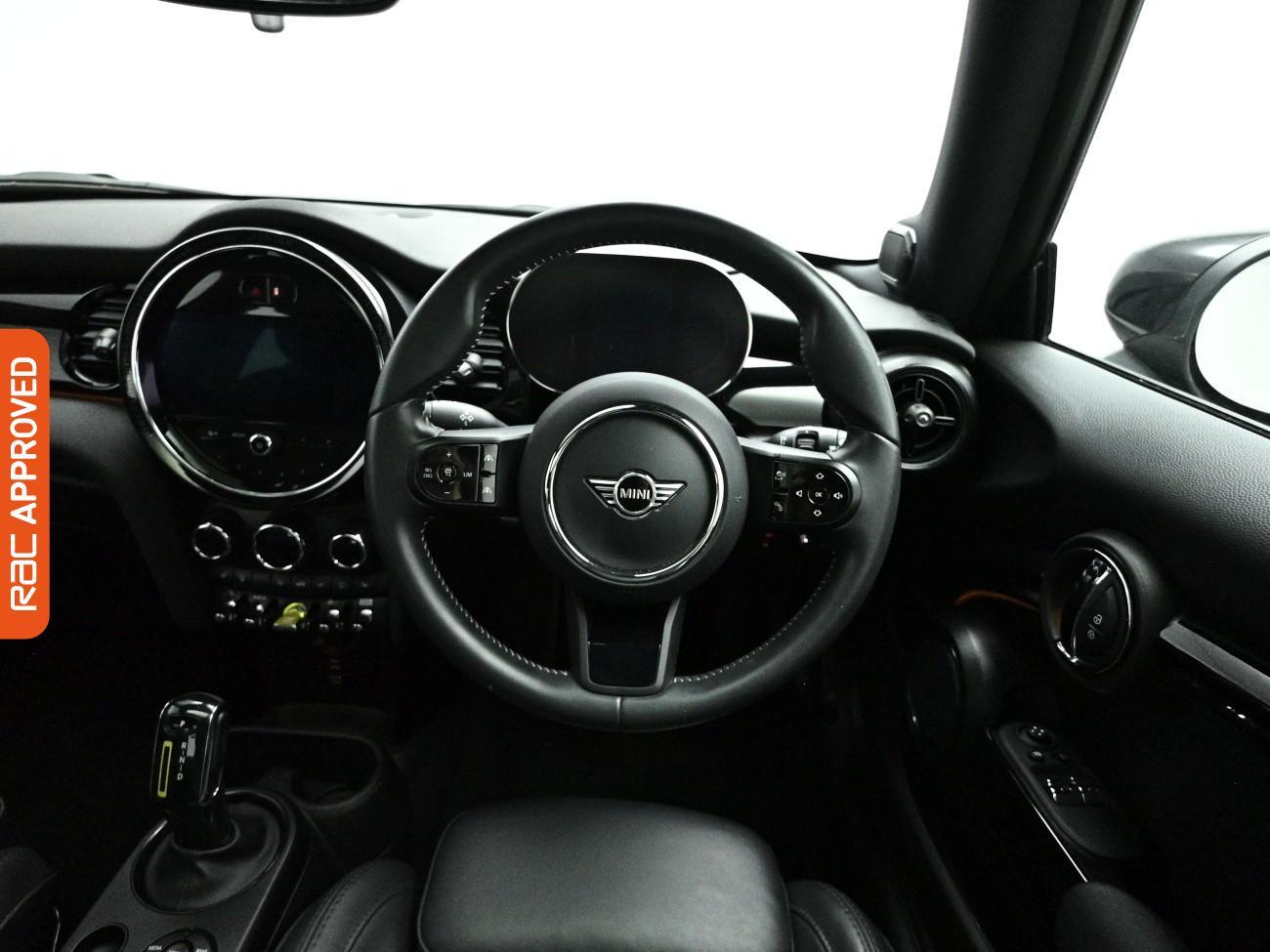 Mini Hatch view 10