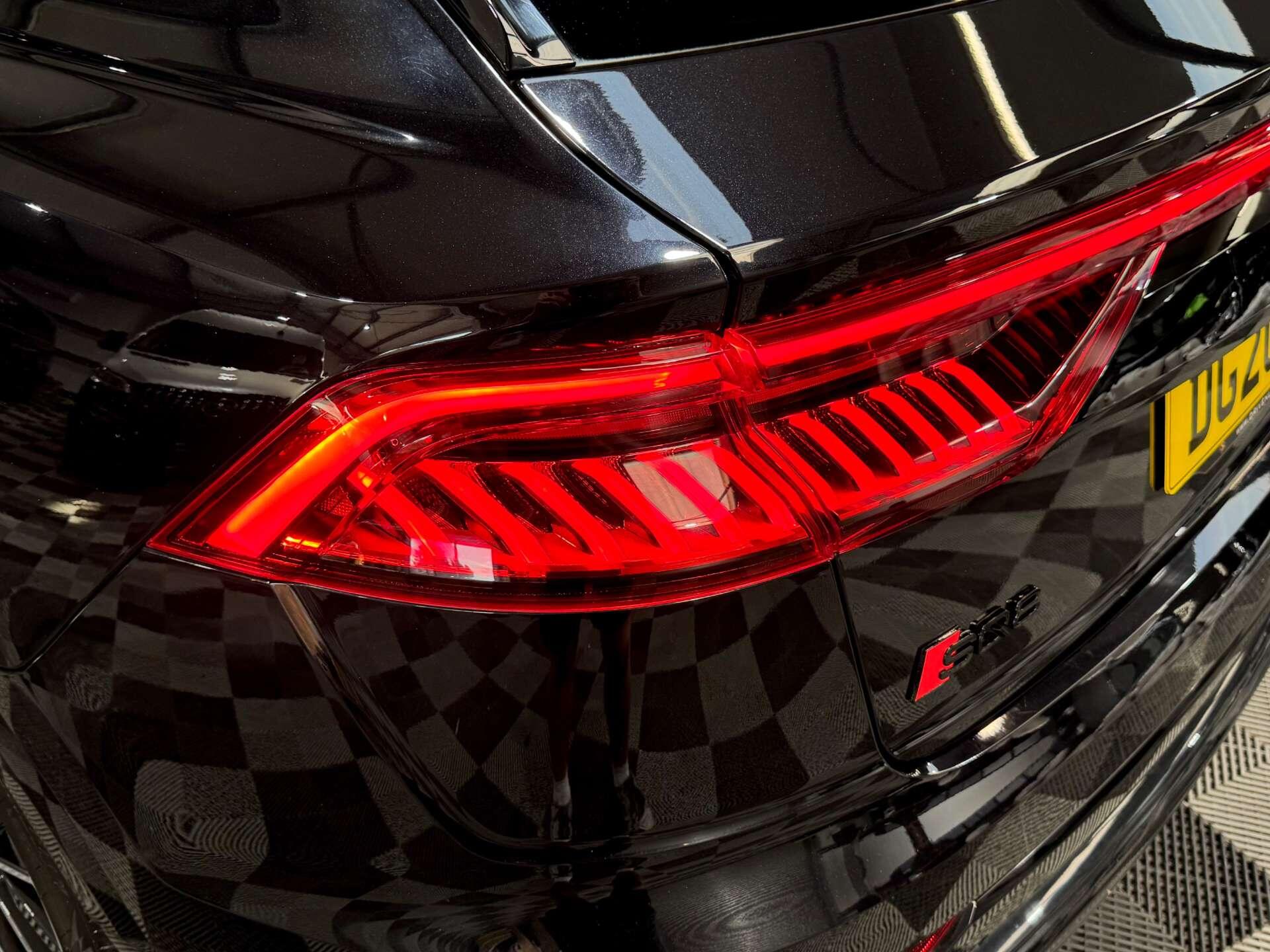 Audi SQ8 view 37