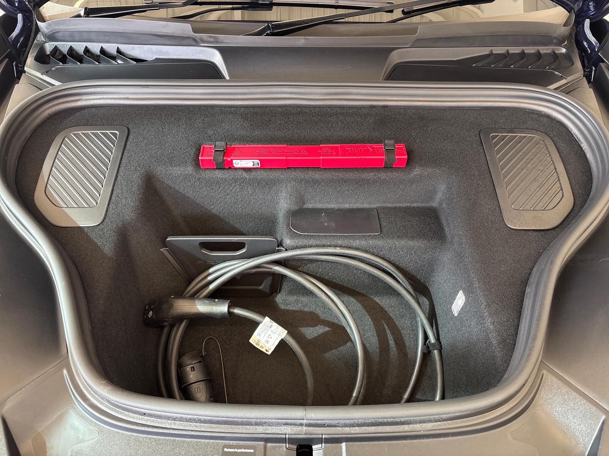 Porsche Macan view 23
