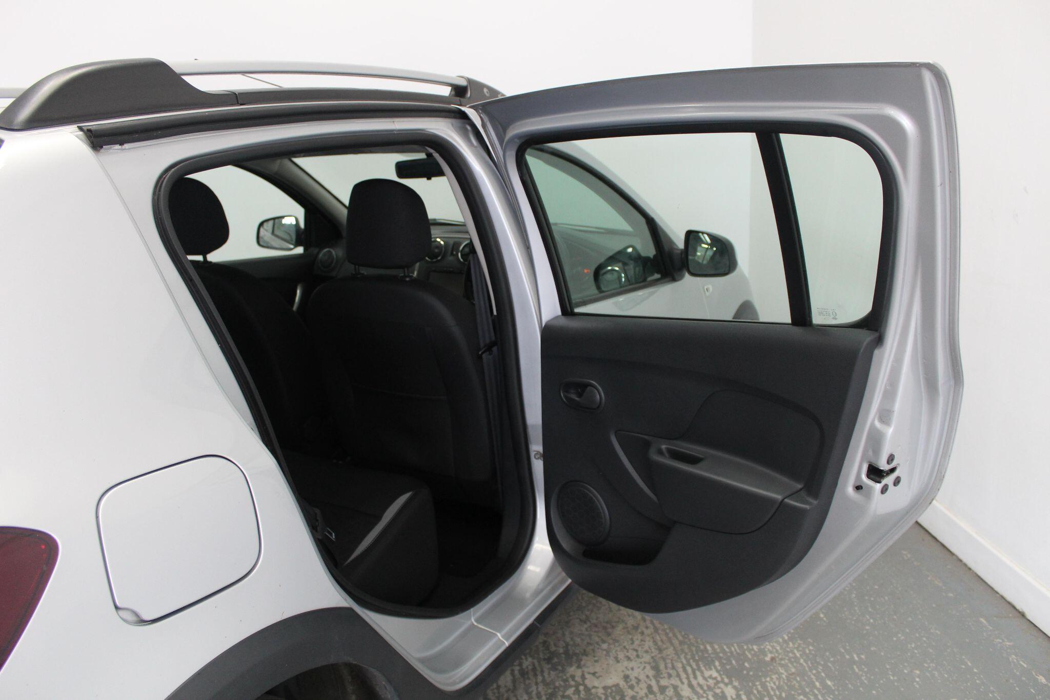 Dacia Sandero view 25