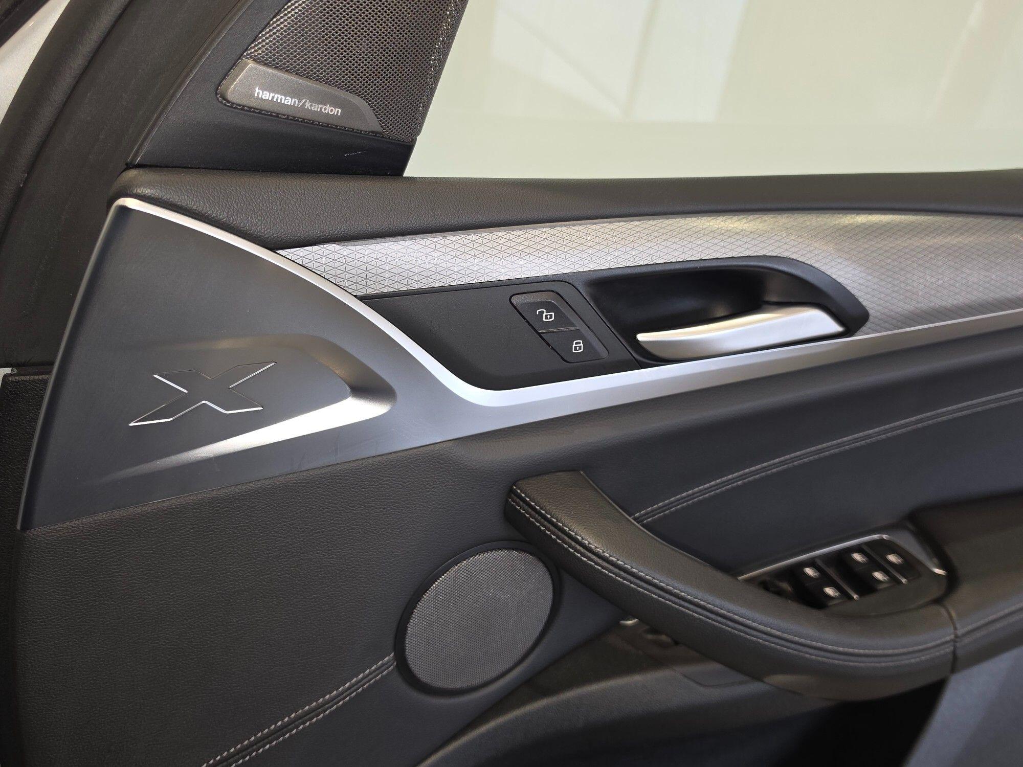 BMW X3 view 58