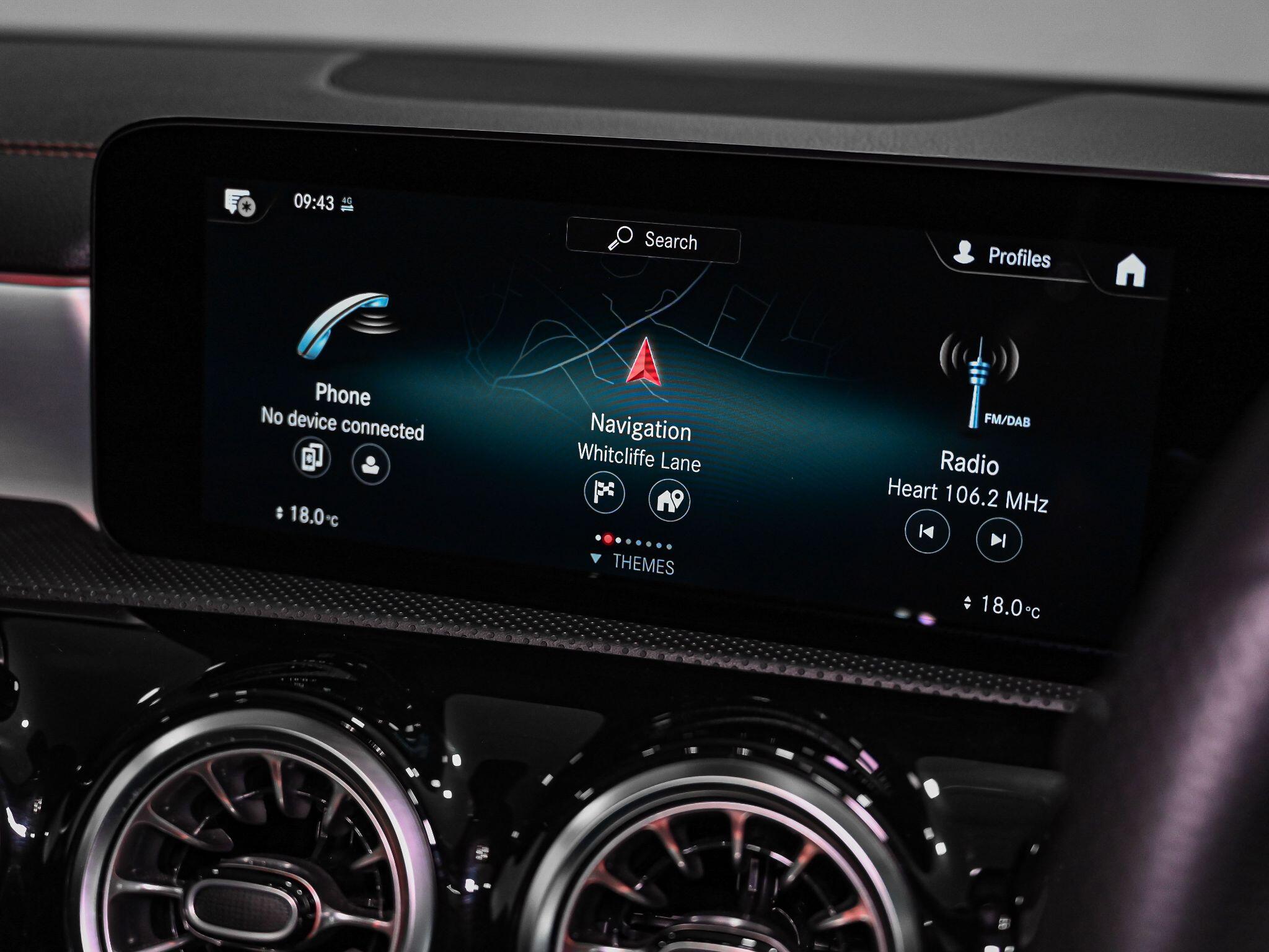 Mercedes-Benz Cla view 12