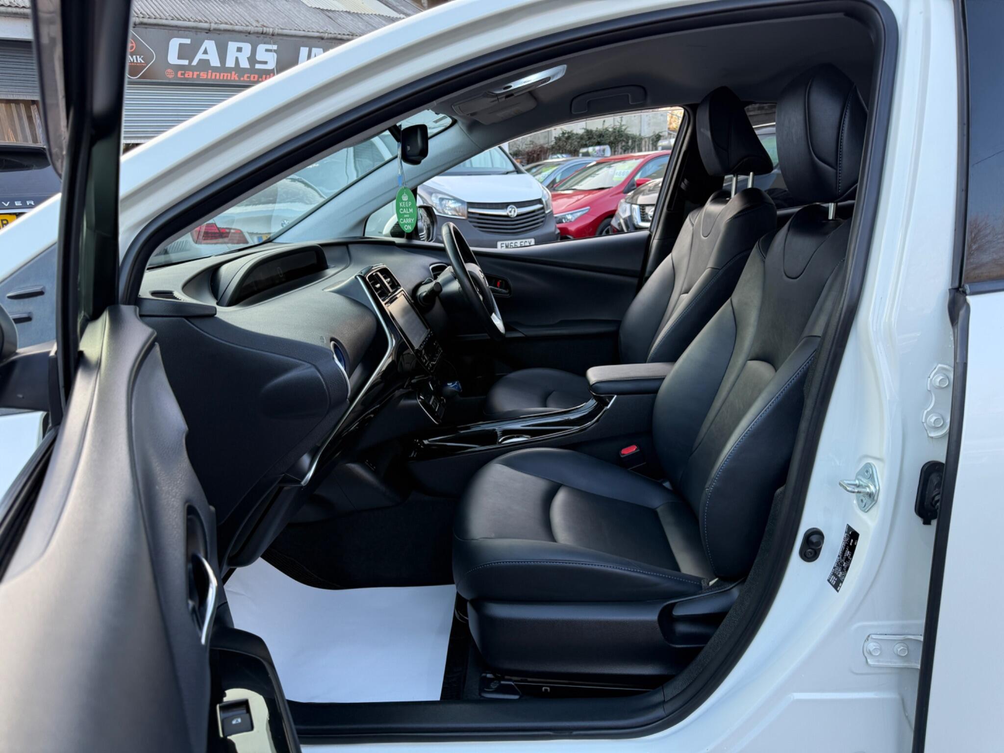 Toyota Prius - Image 49