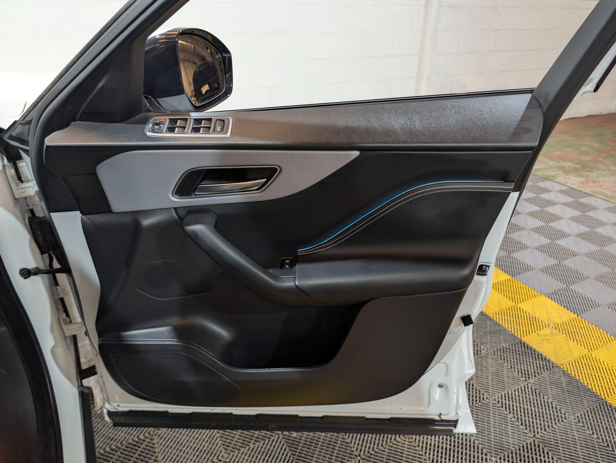 Jaguar F-Pace view 42