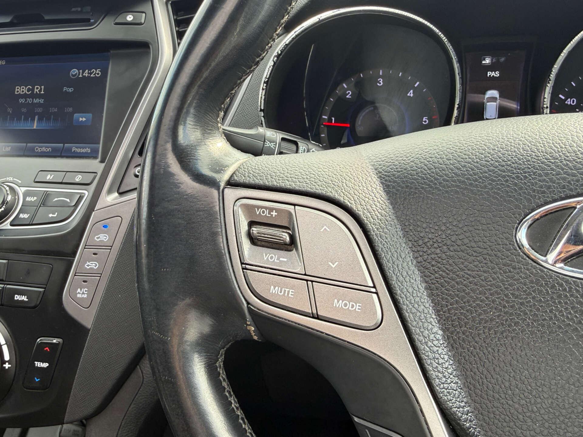 Hyundai Santa FE view 50