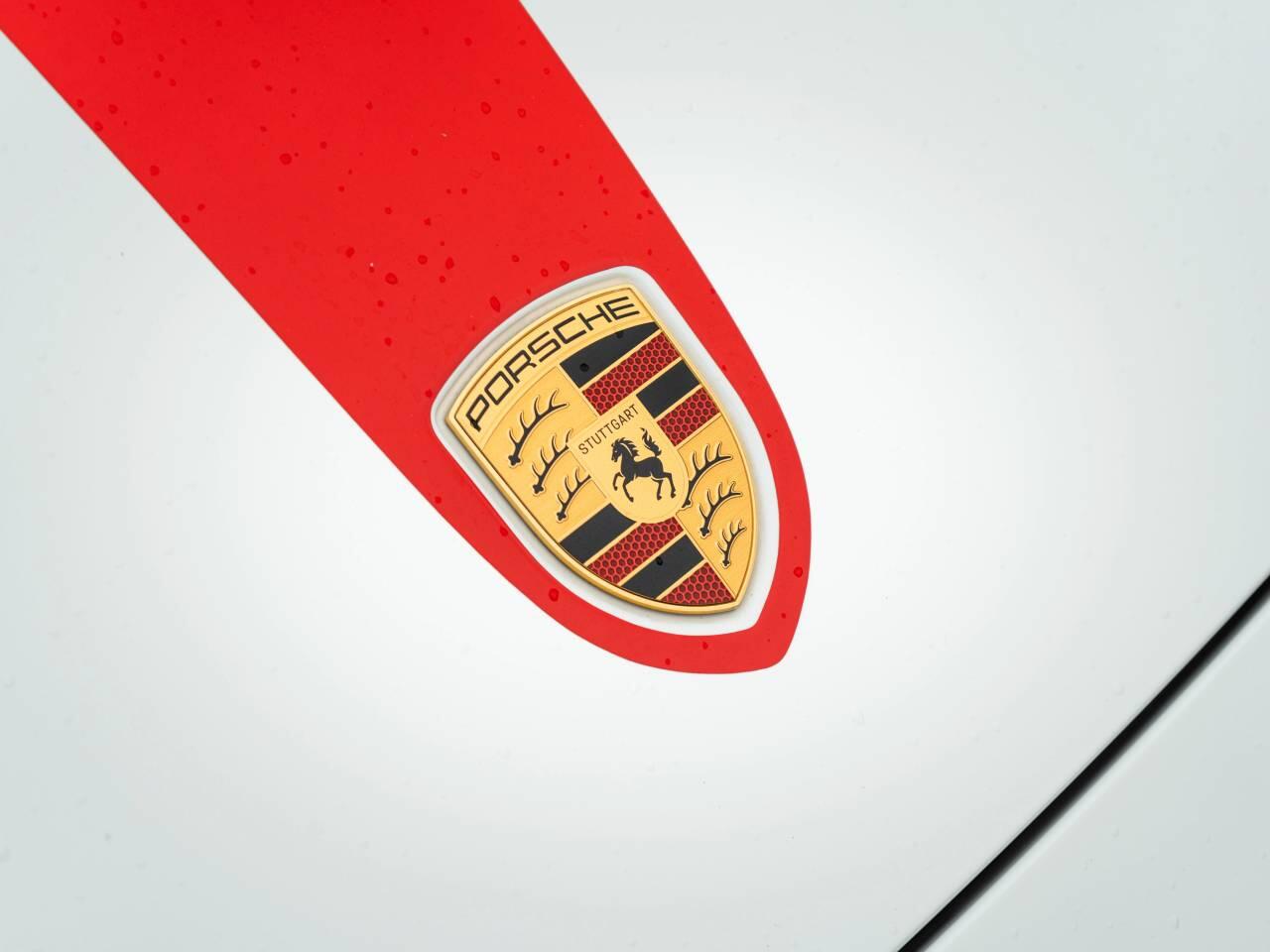 Porsche 911 view 49