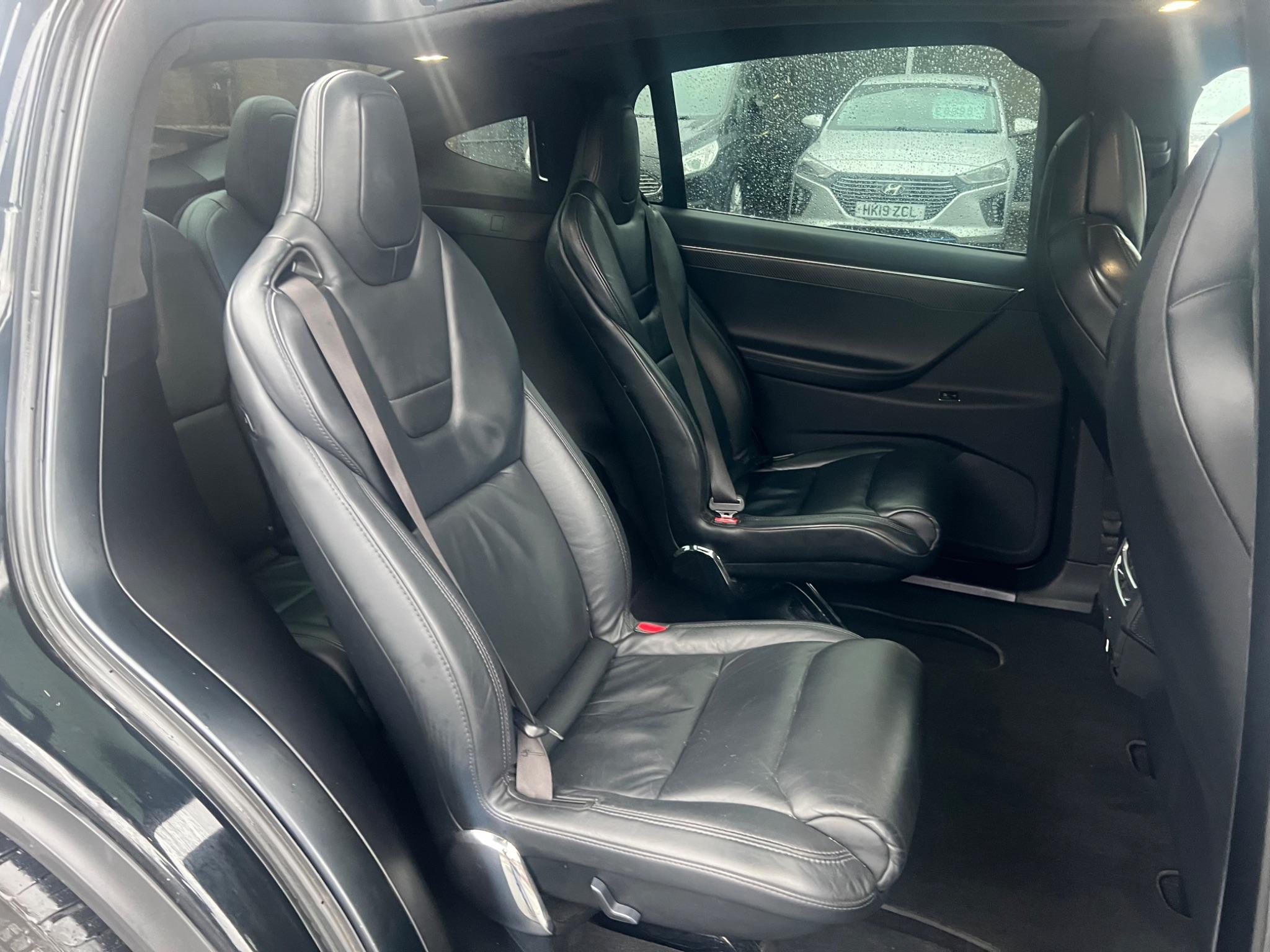 2017 Tesla Model X image 25