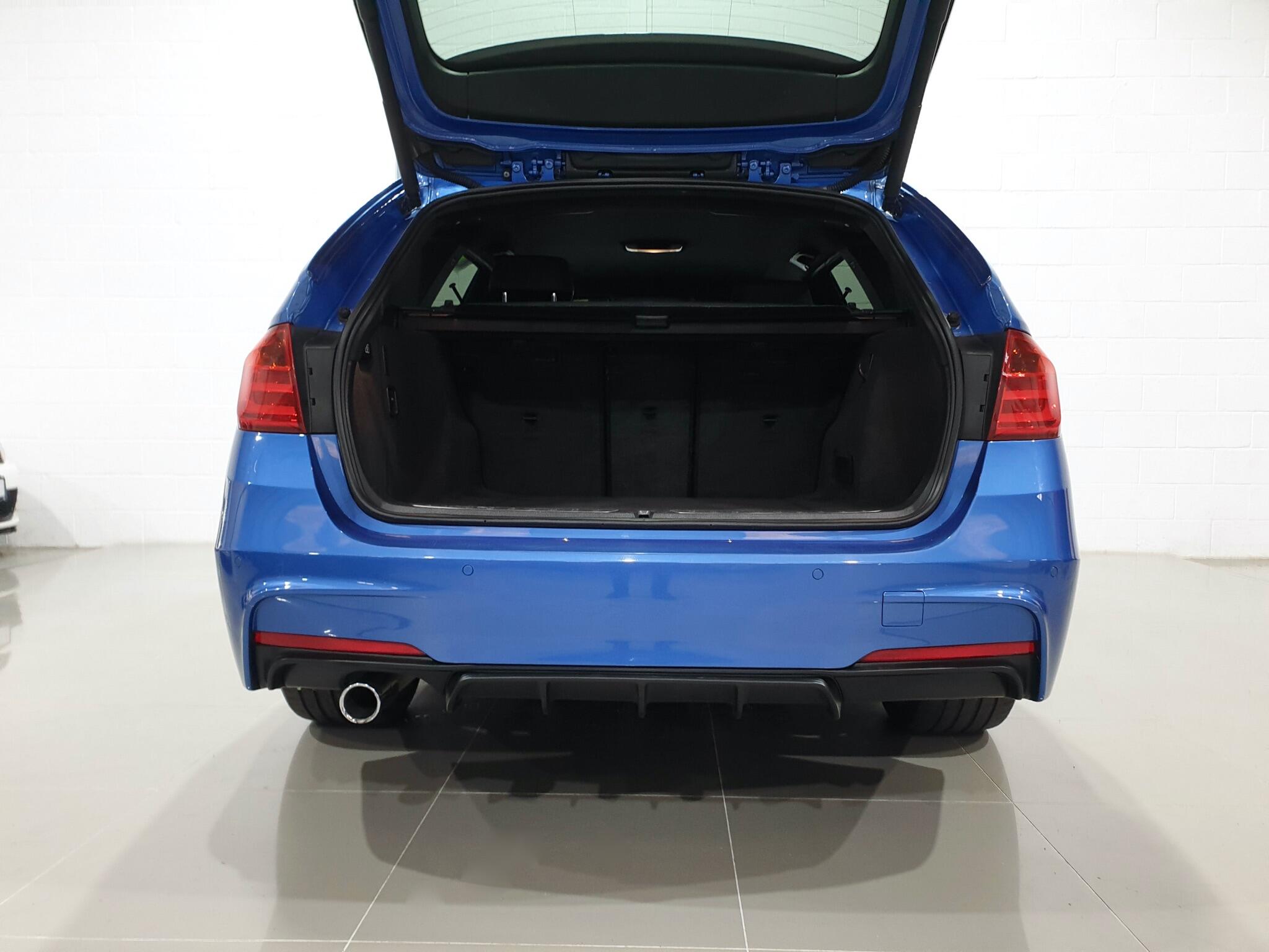 BMW 3 Series view 33