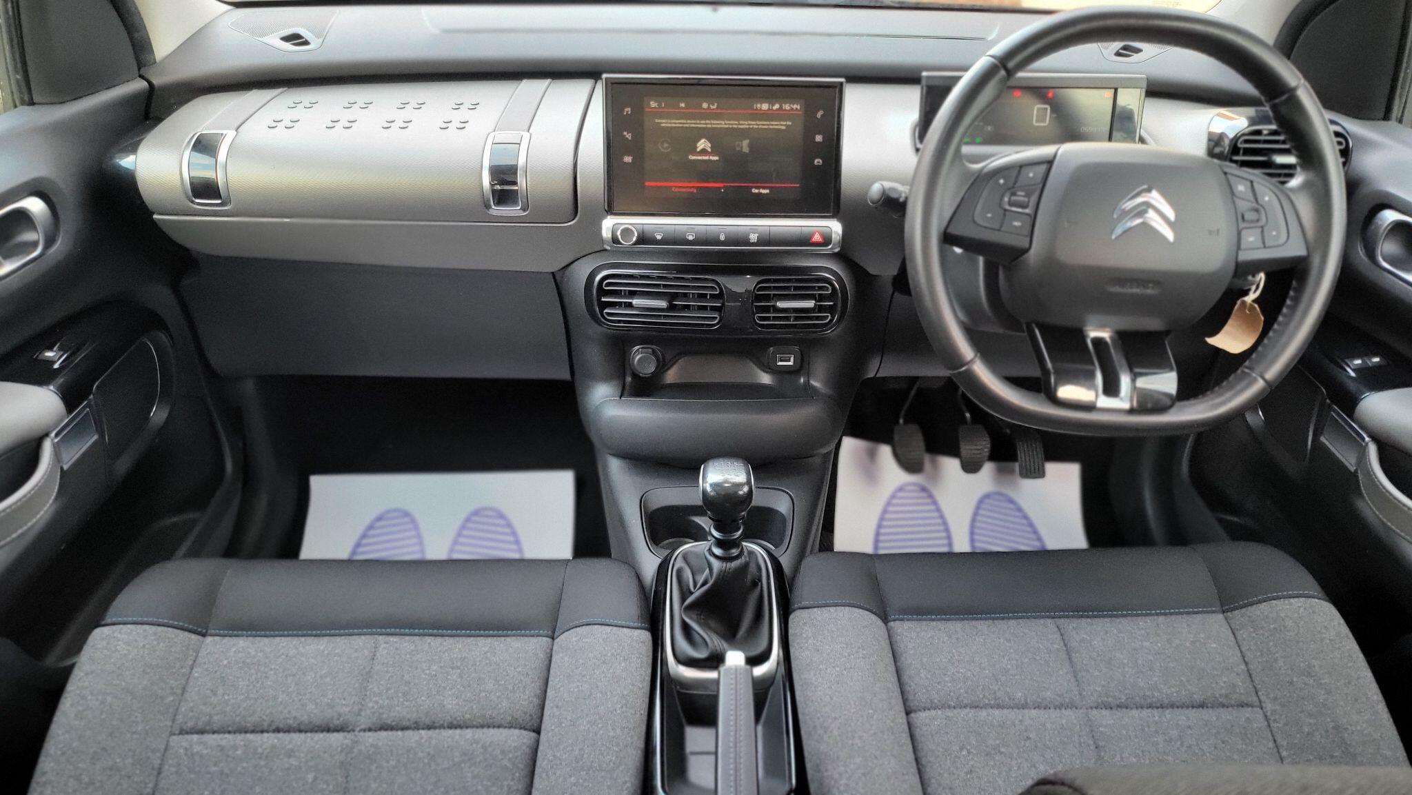 Citroen C4 Cactus view 3