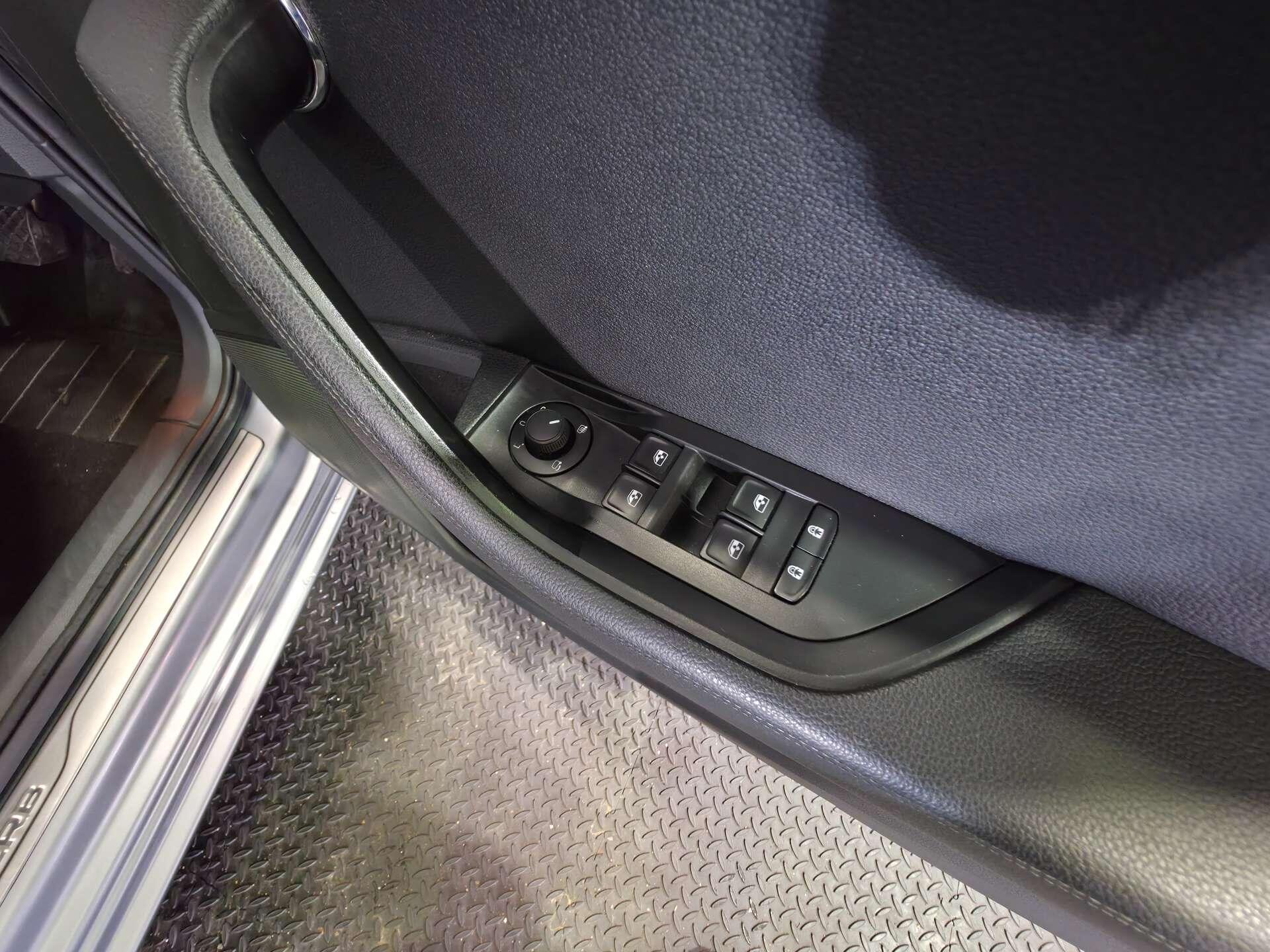 Skoda Superb view 30