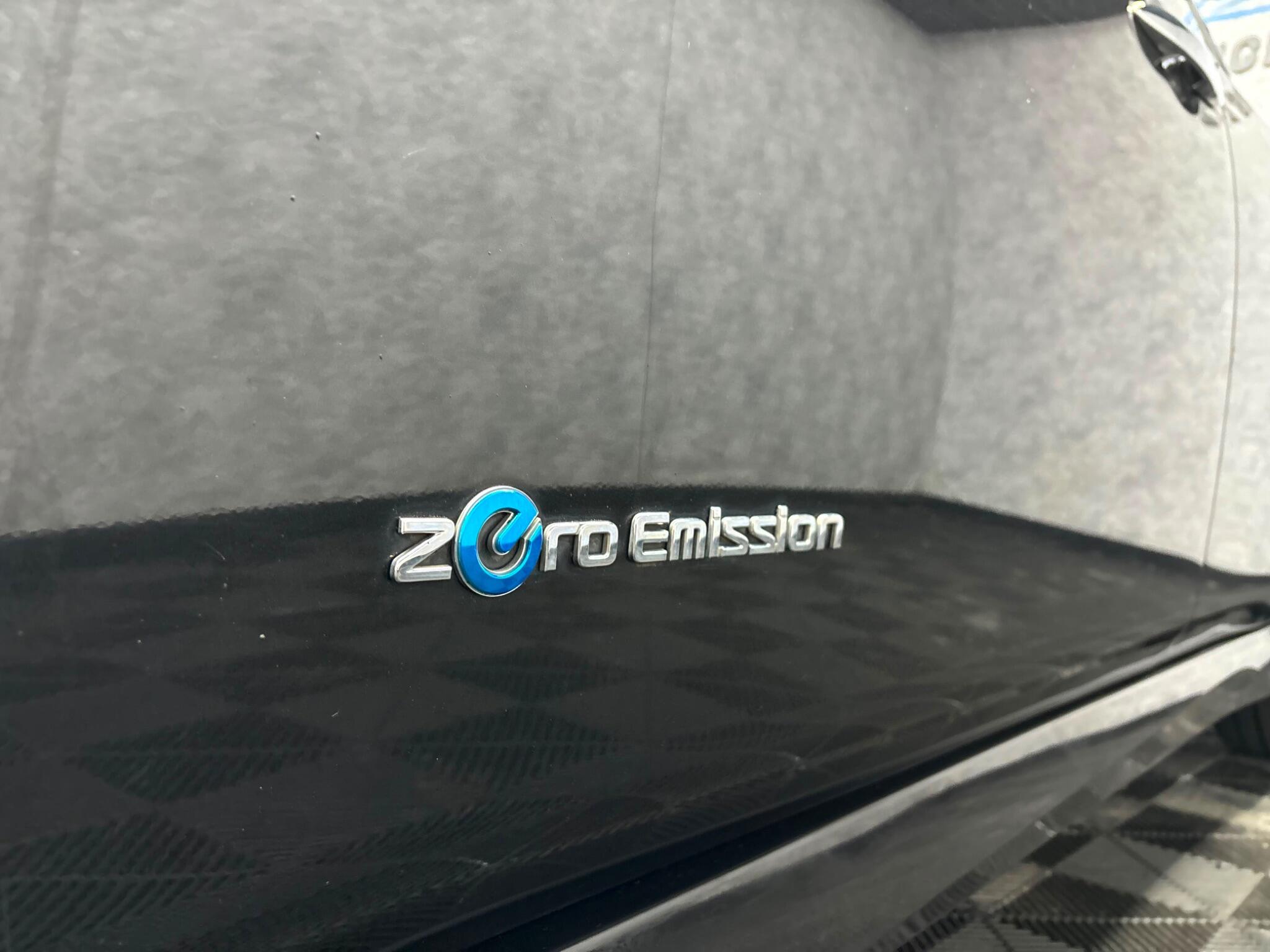 Nissan Leaf view 33