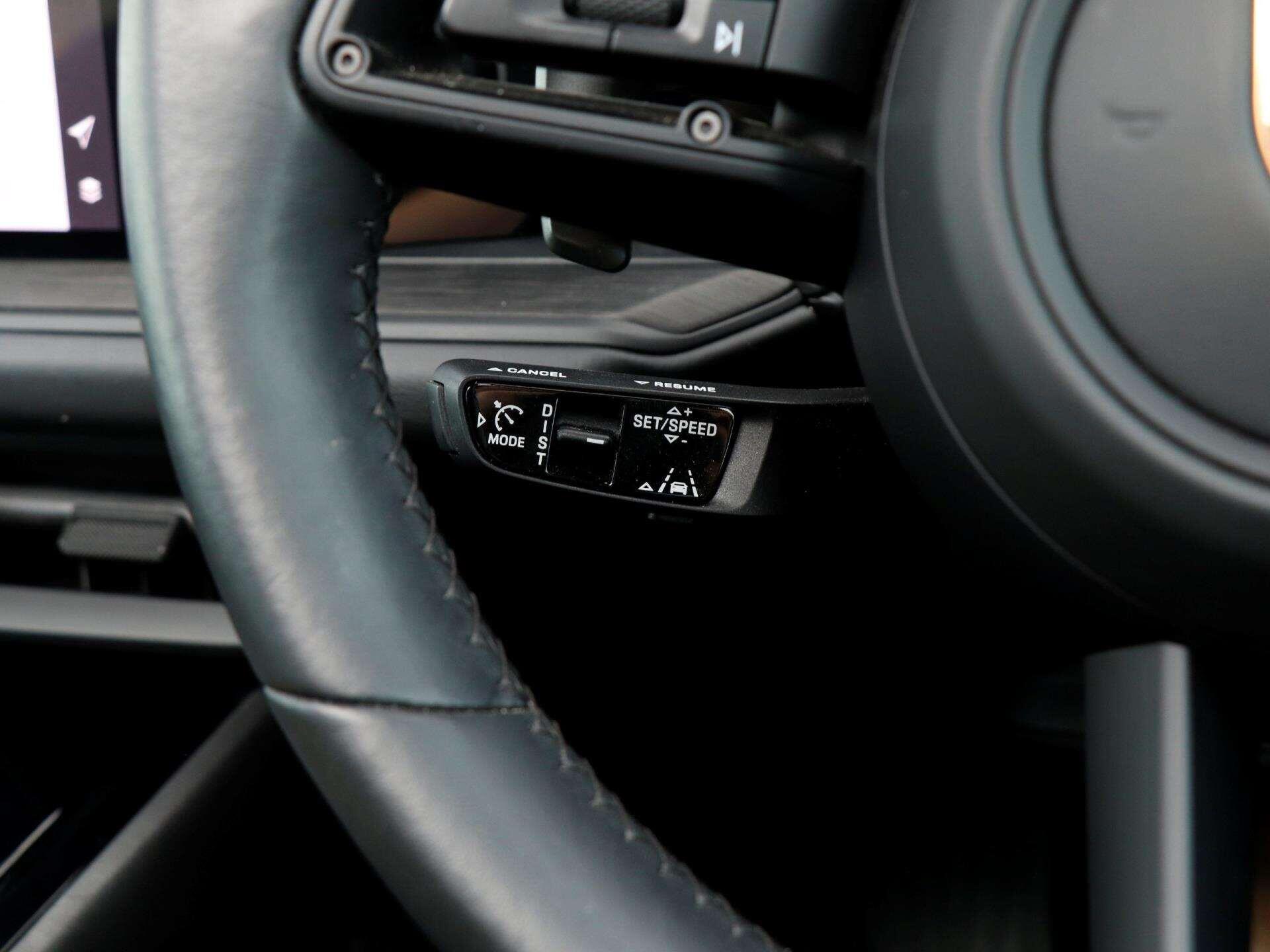 Porsche Cayenne view 19