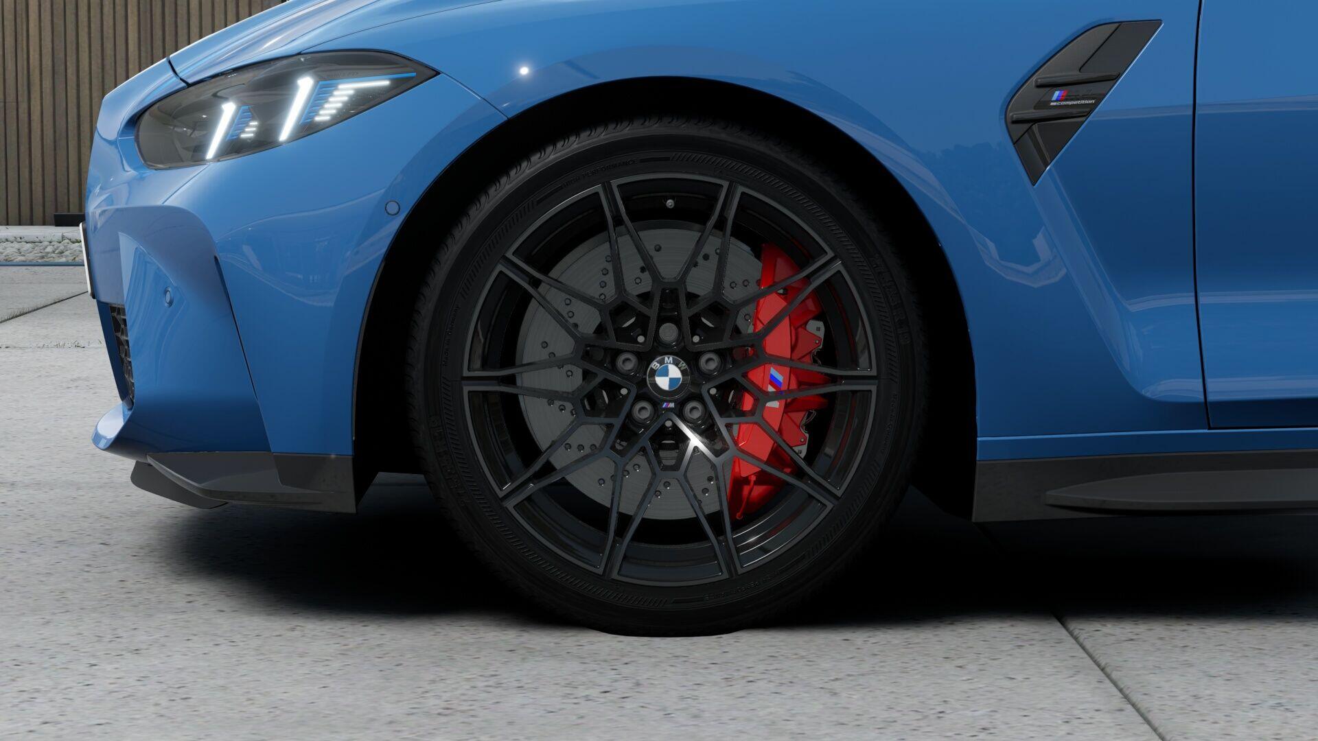 BMW M4 view 9