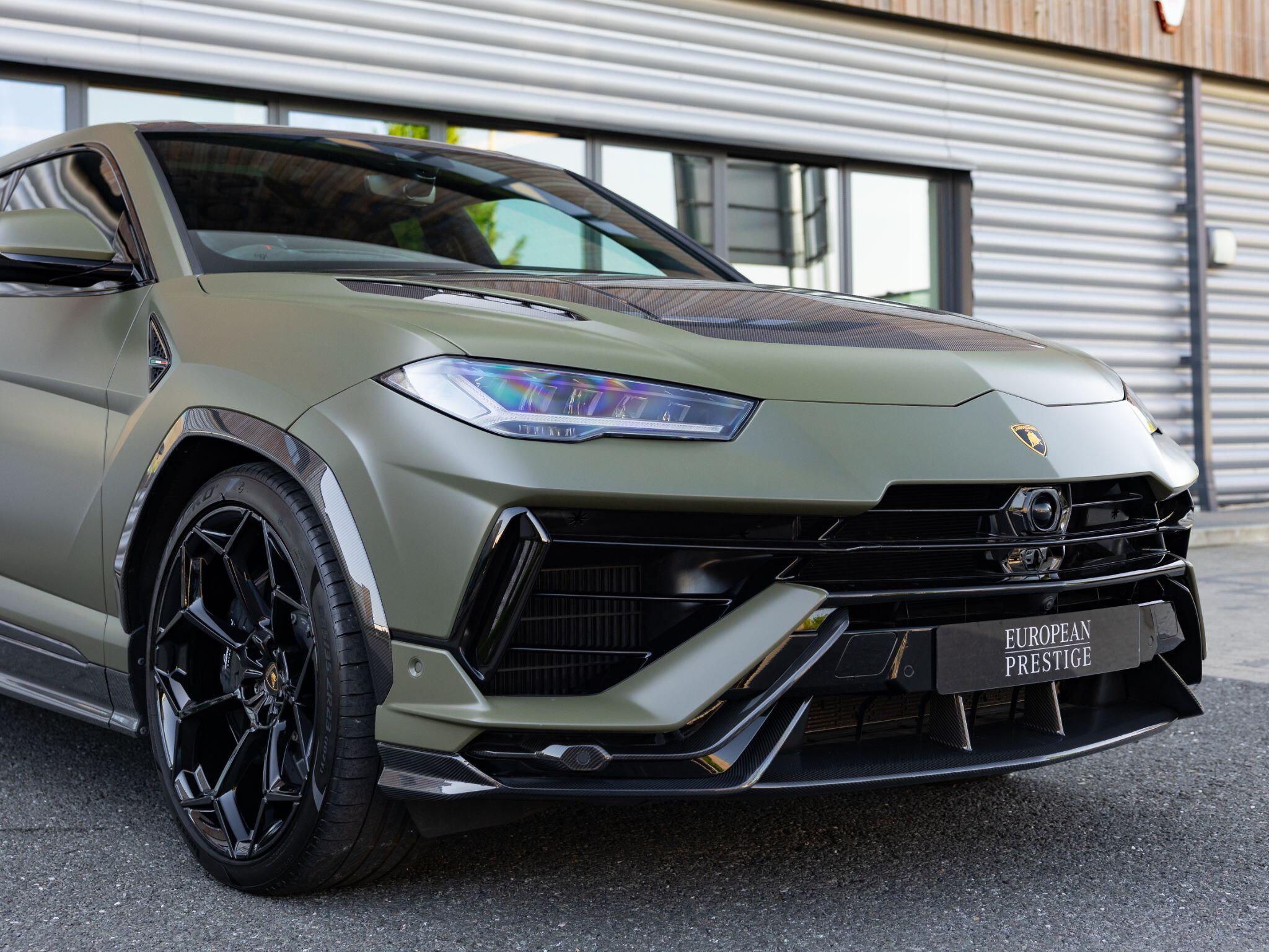 Lamborghini Urus view 11