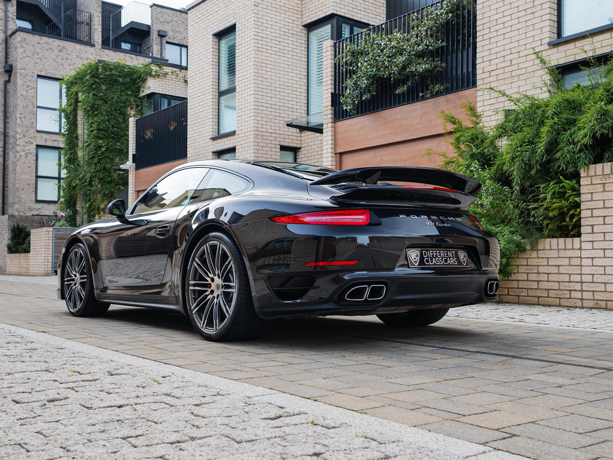 Porsche 911 view 2