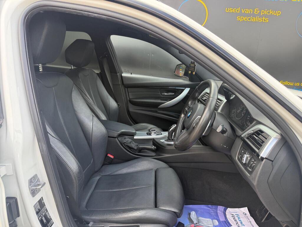 BMW 3 Series view 17