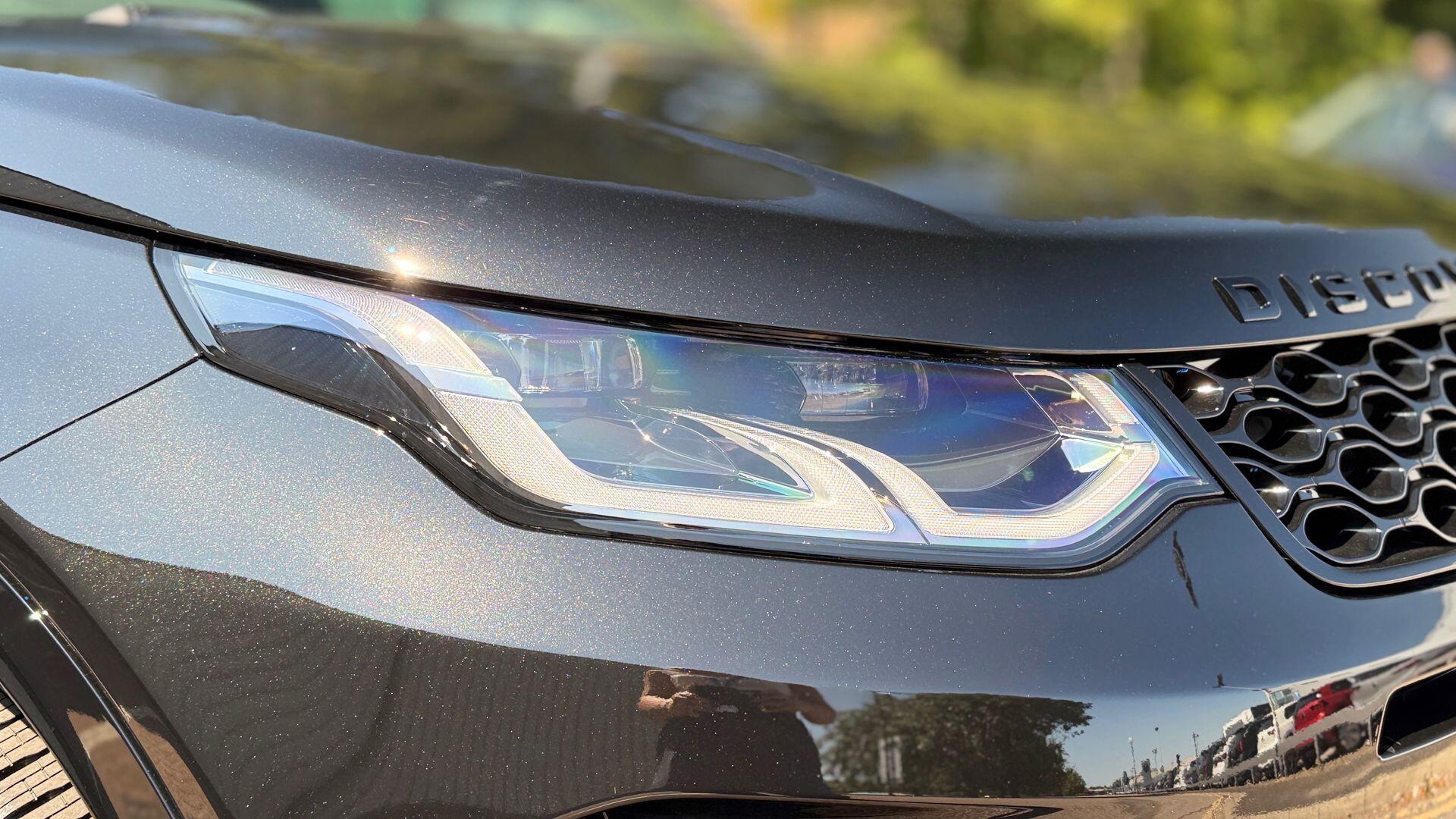Land Rover Discovery Sport view 9
