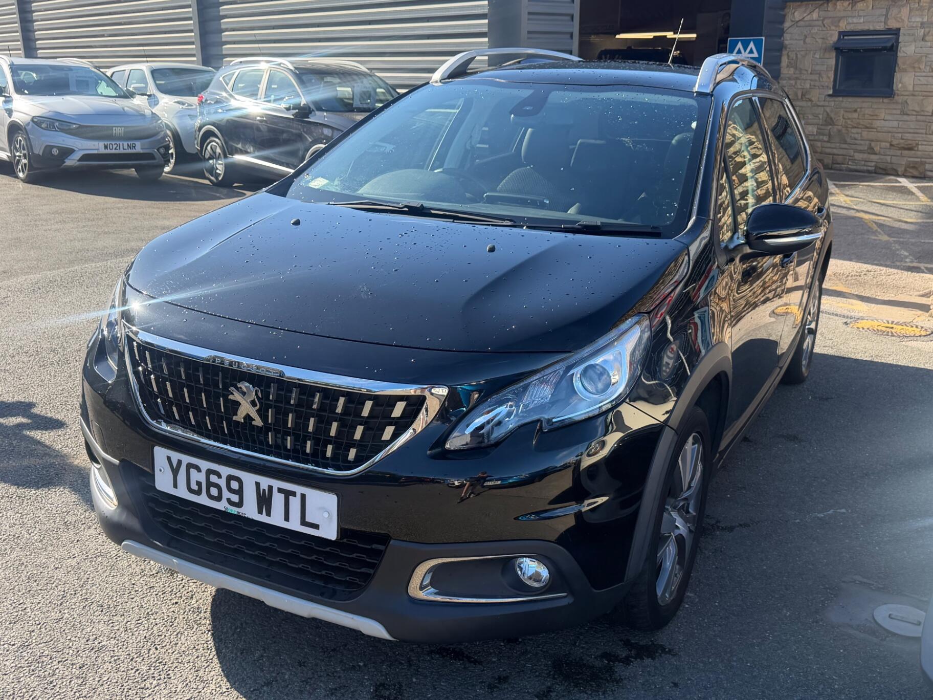 Peugeot 2008 view 5