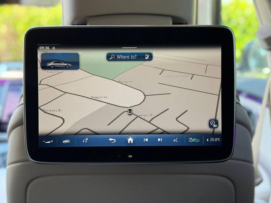 Mercedes-Benz S Class view 32