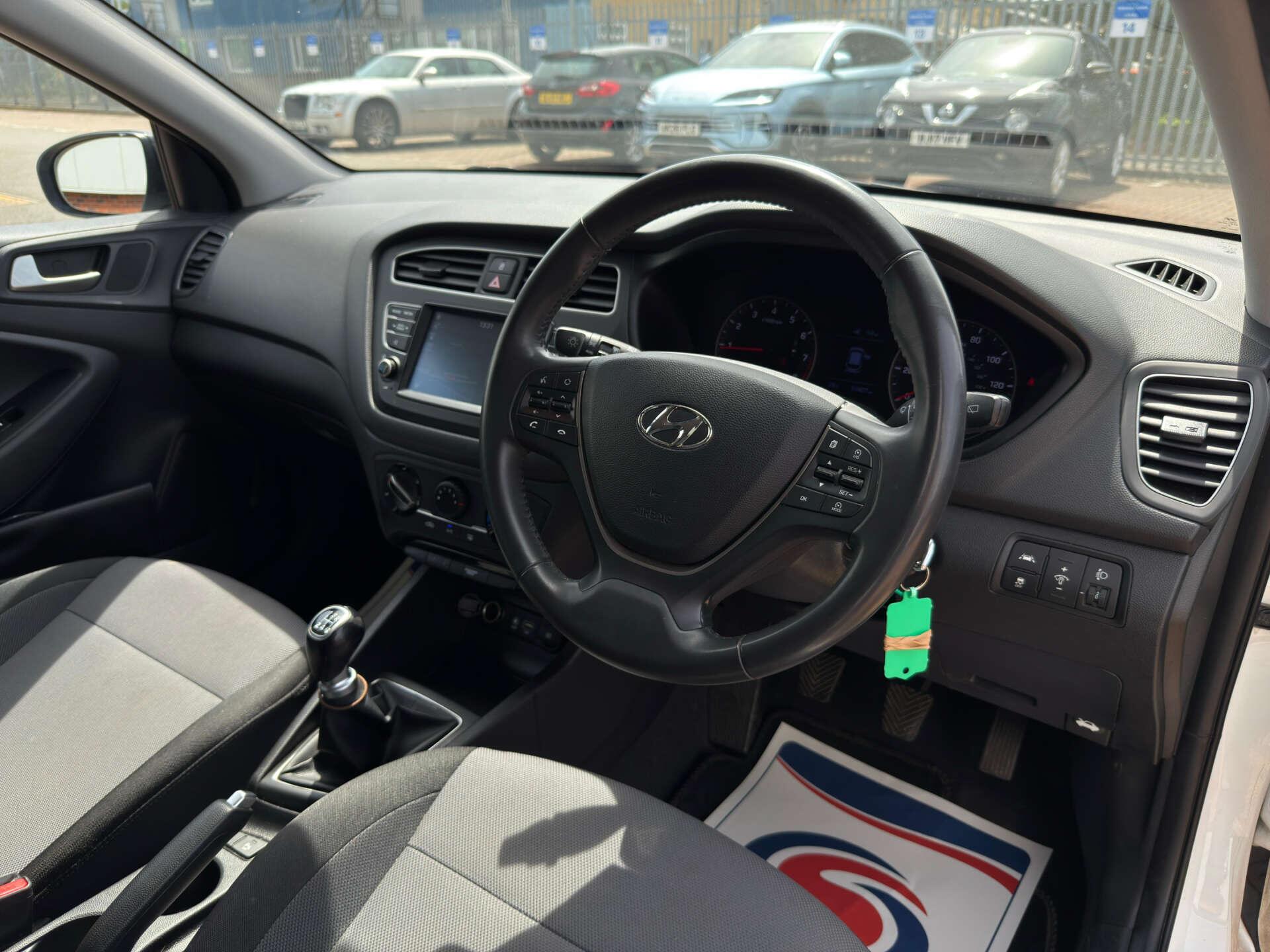 Hyundai I20 view 13