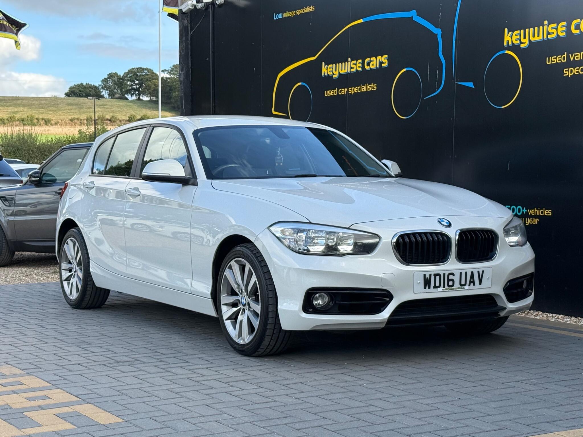 BMW 1 Series view 9