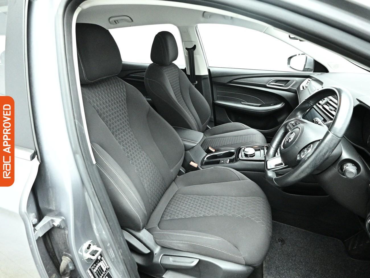 MG MG5 view 12