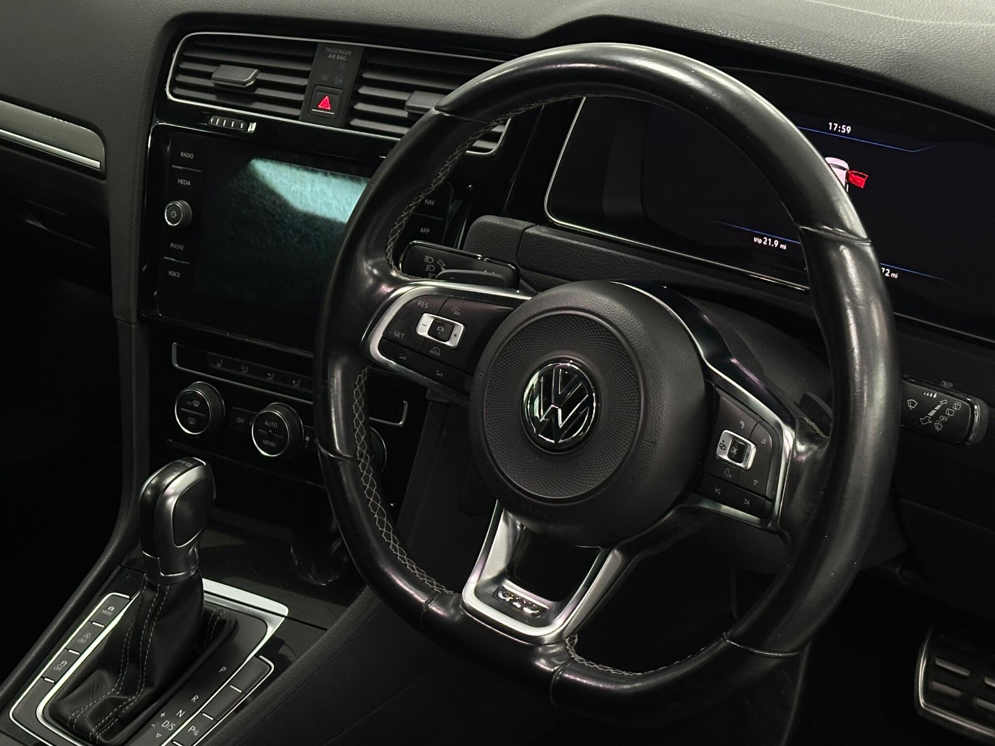 Volkswagen Golf view 16