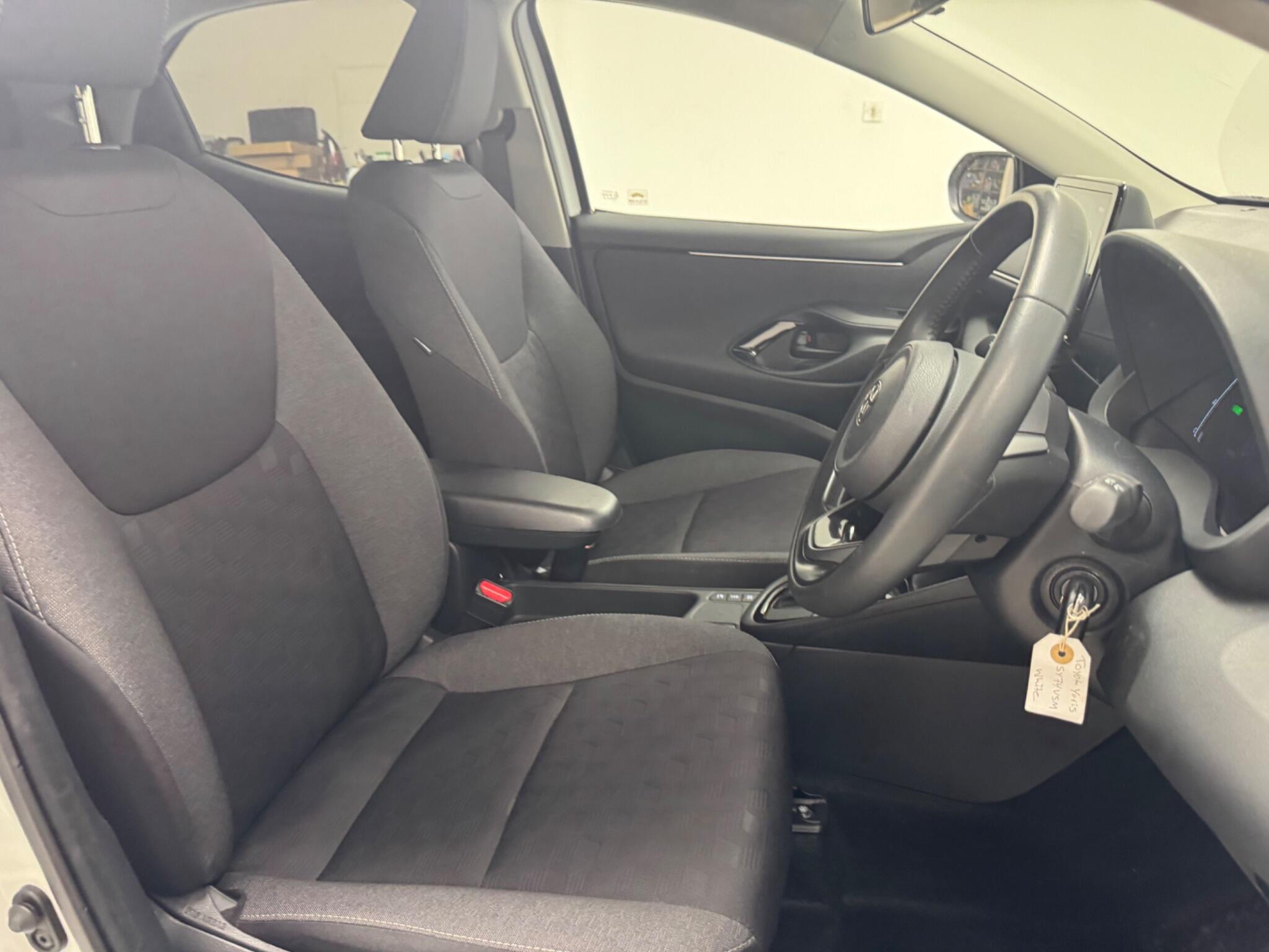 Toyota Yaris view 10