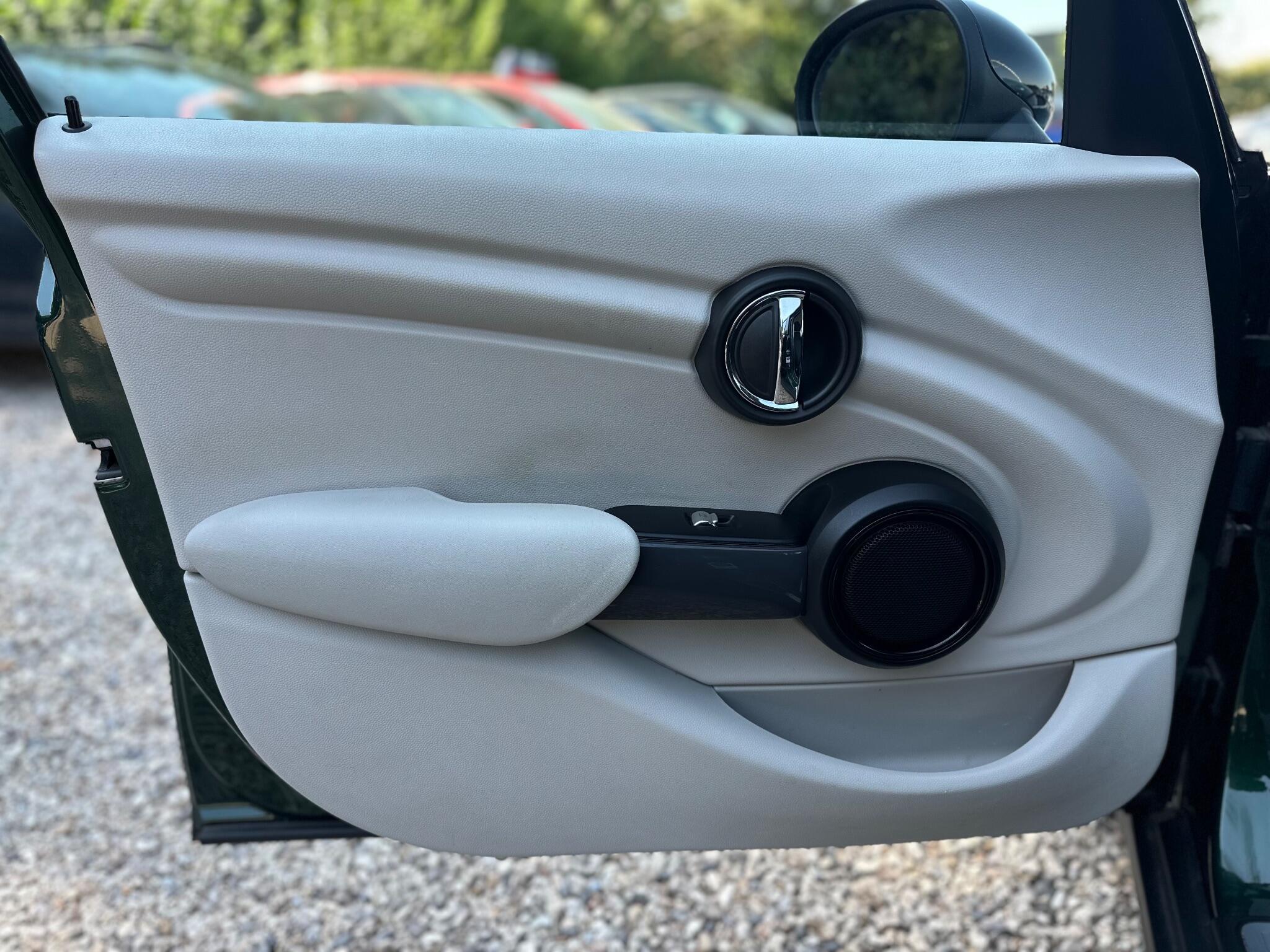 MINI Hatch view 61
