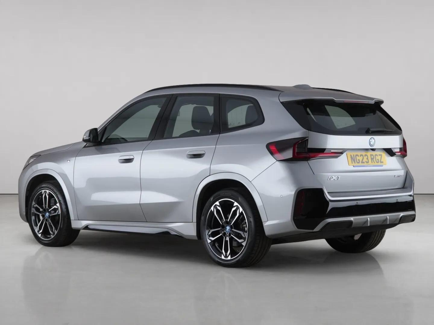 BMW Ix1 view 6