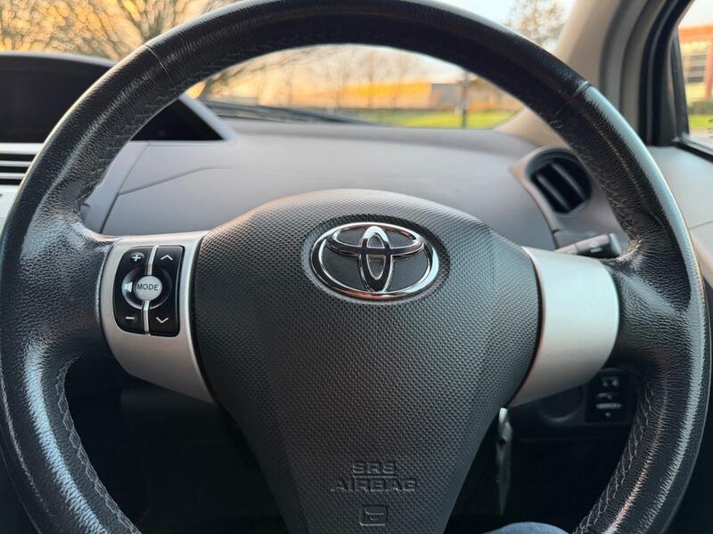 2007 Toyota Yaris image 28