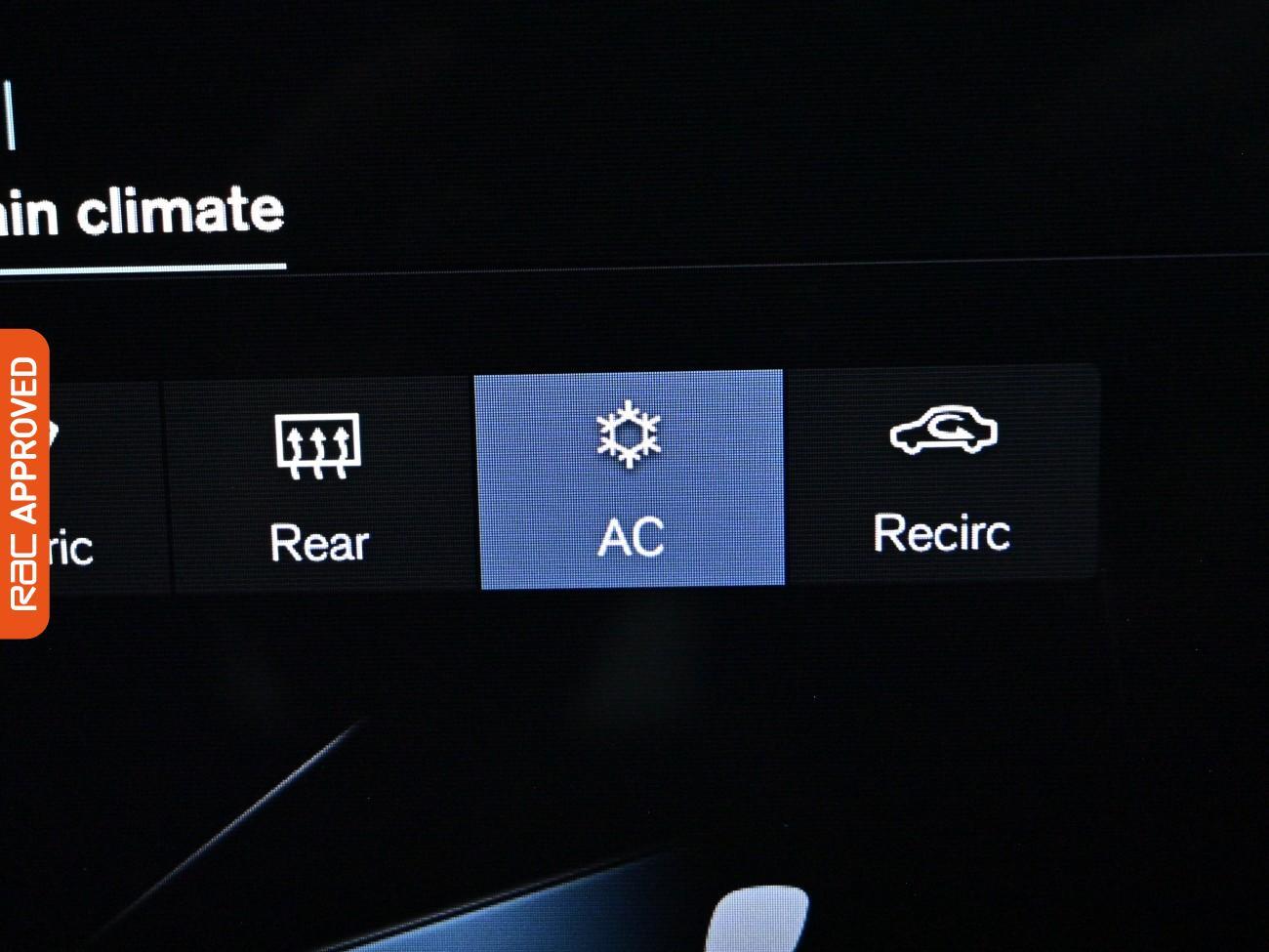 Volvo XC40 view 17