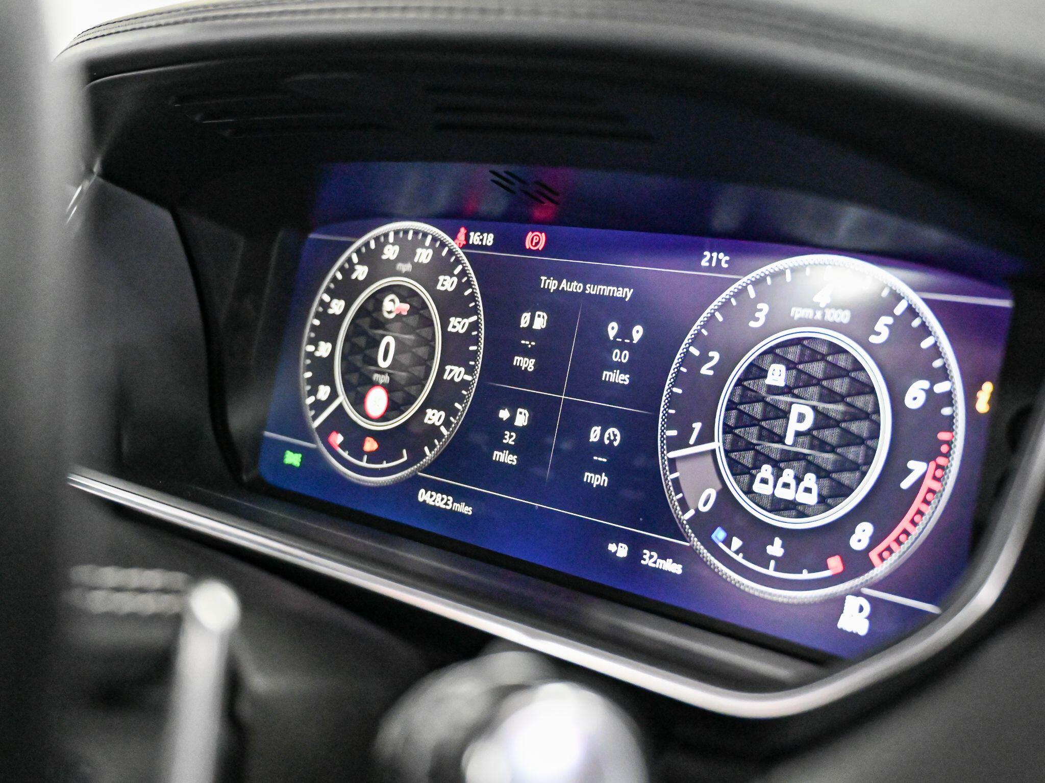 Land Rover Range Rover Sport view 8