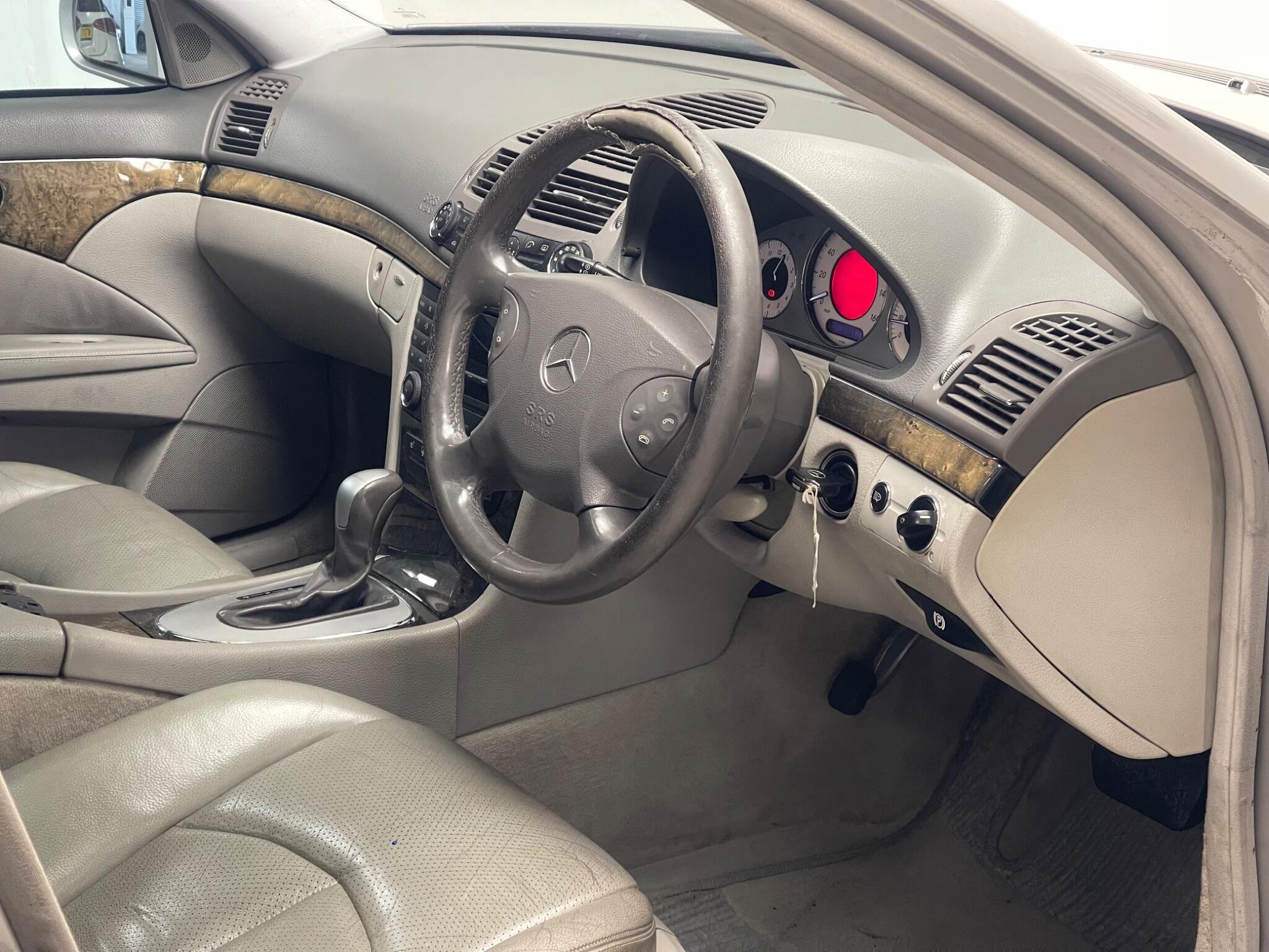 Mercedes-Benz E-Class view 34