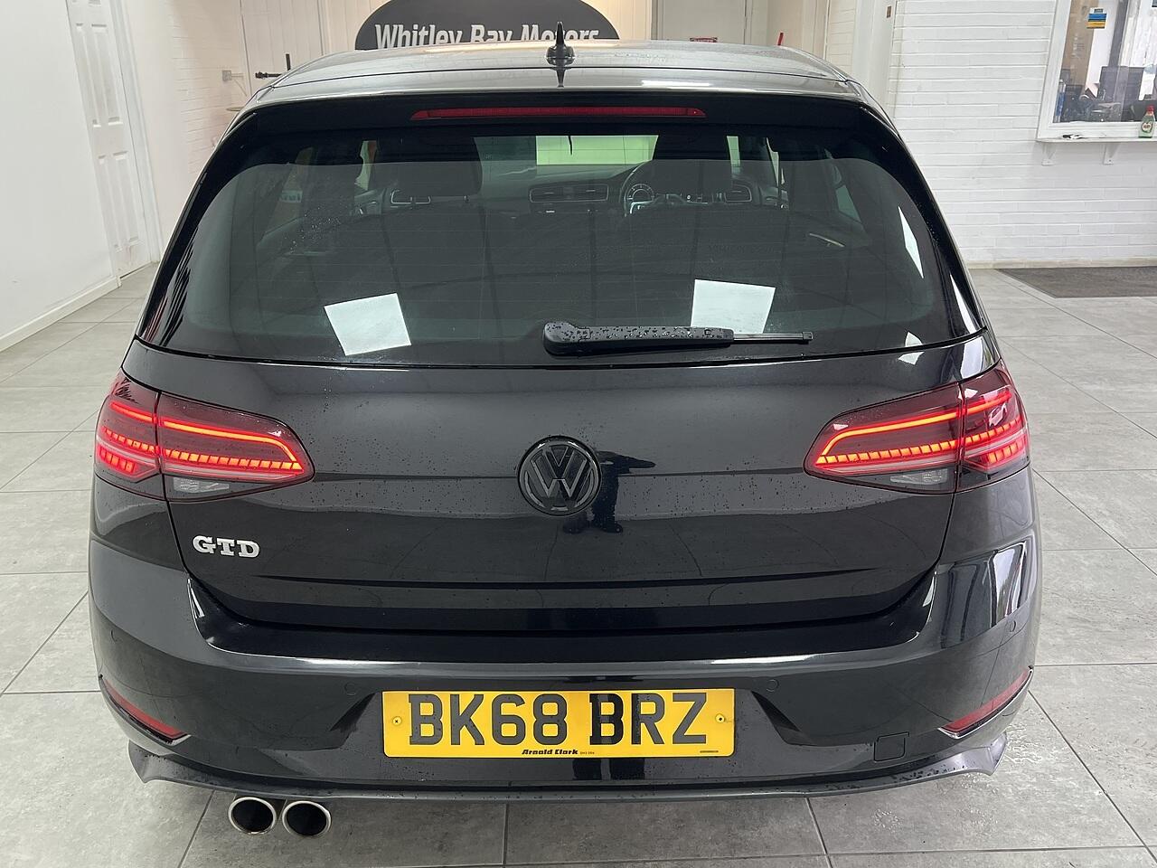Volkswagen Golf view 4