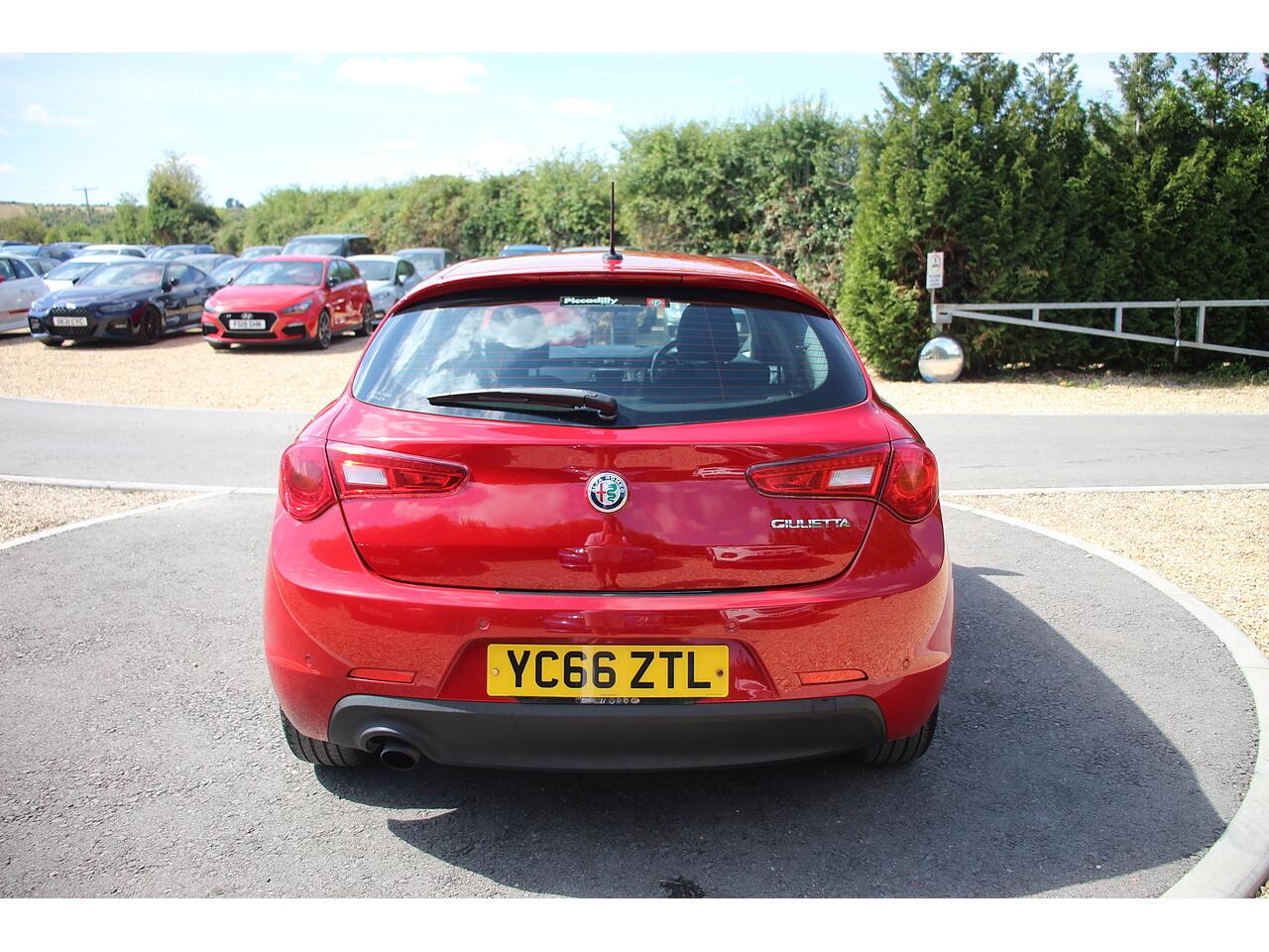 Alfa Romeo Giulietta view 10