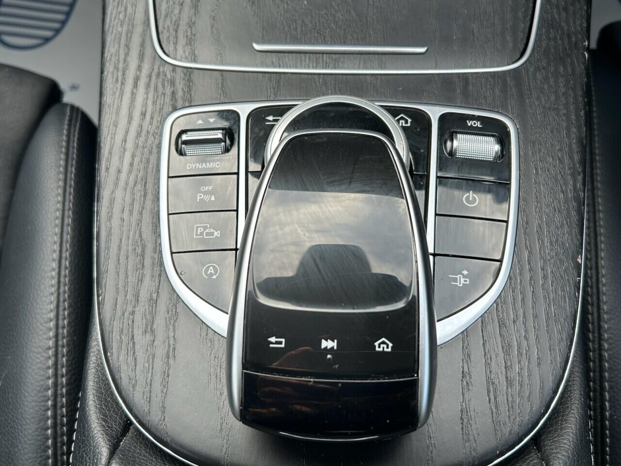 Mercedes-Benz E-Class view 26