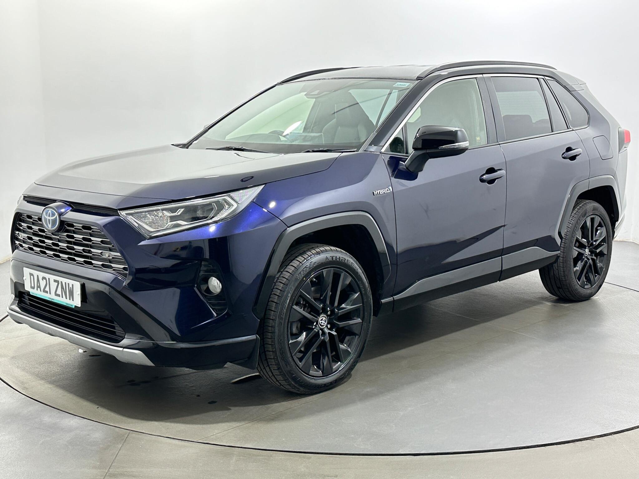 Toyota Rav4 view 4