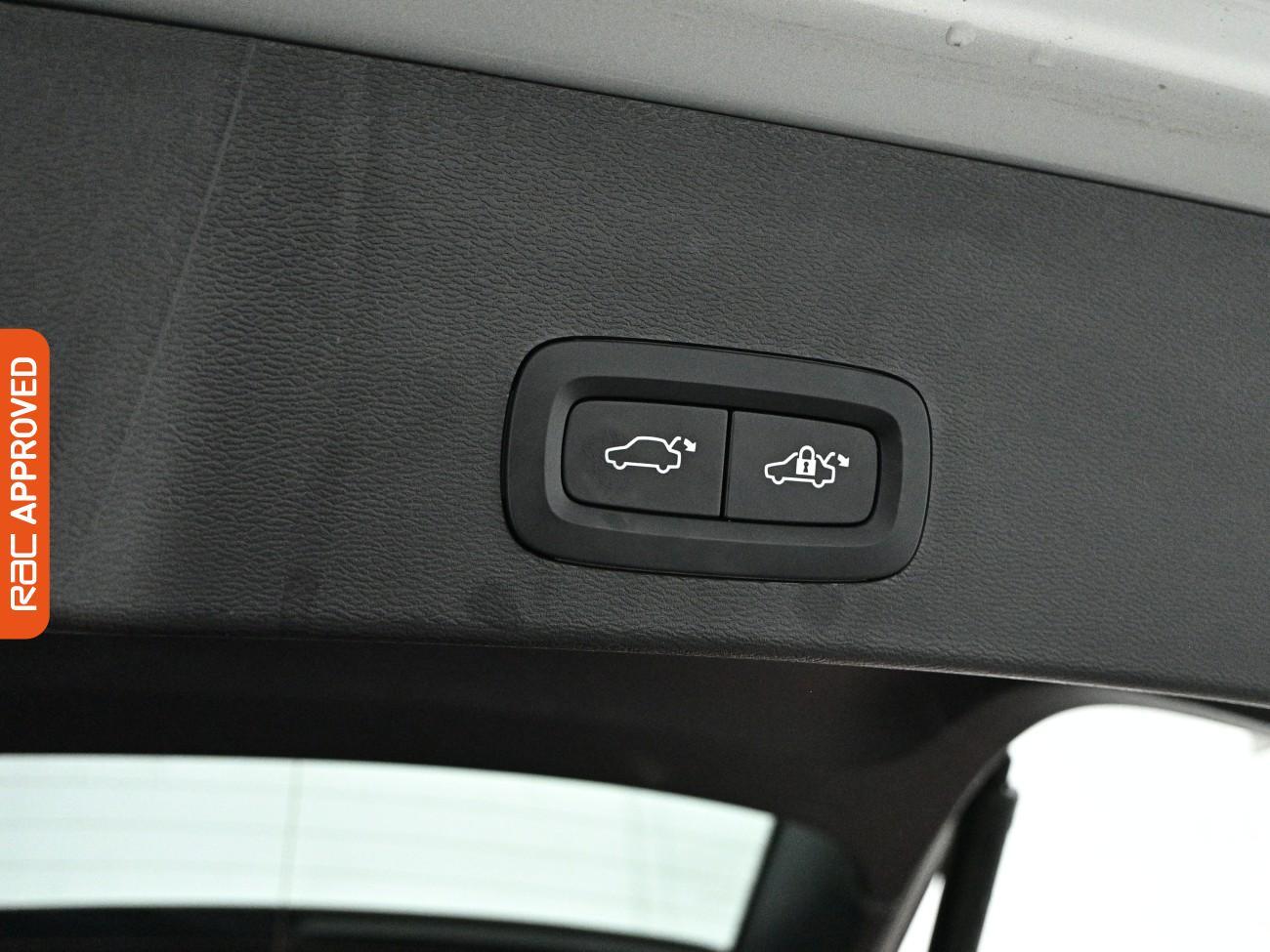 Volvo XC40 view 28